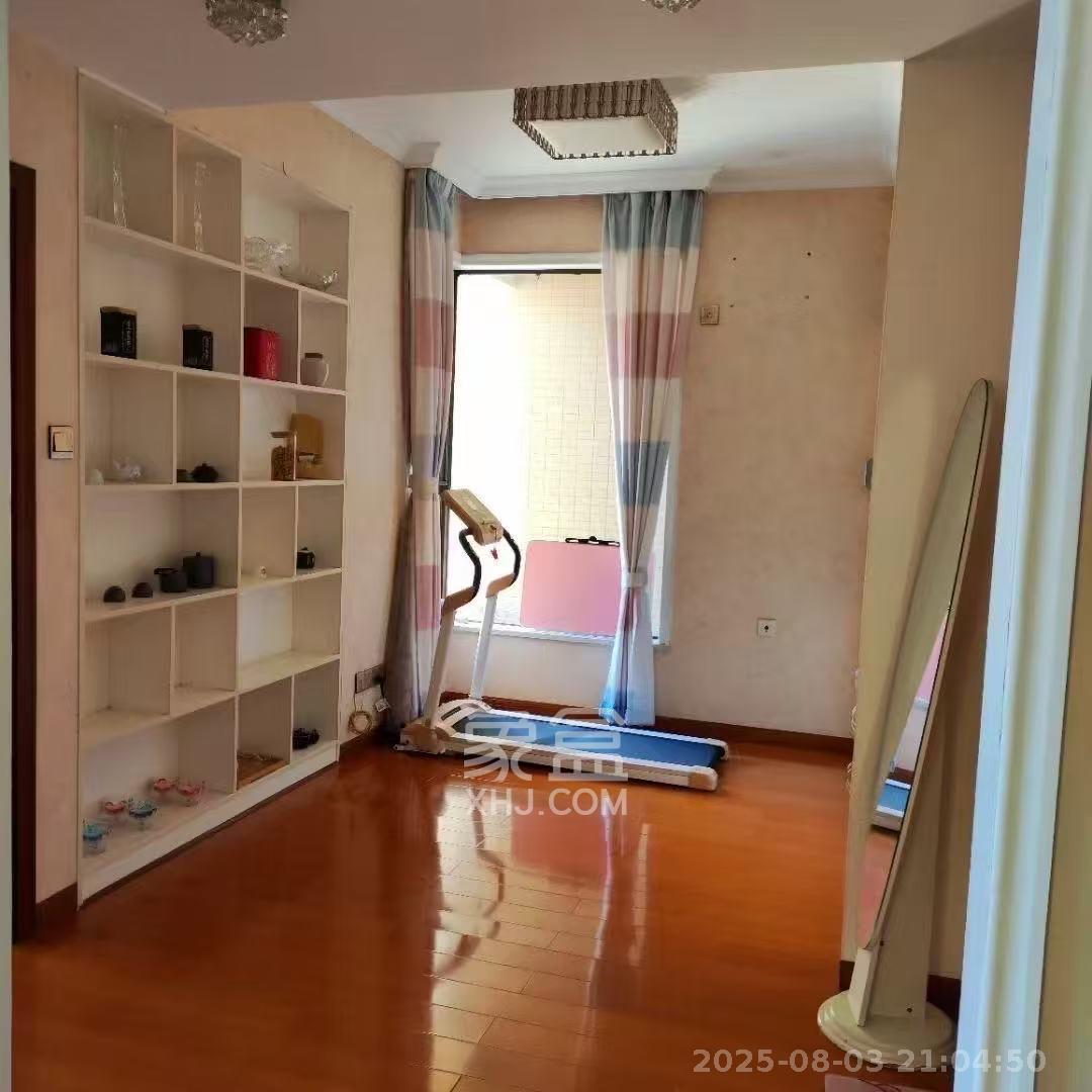 欧莱雅郡  3室2厅1卫   1800.00元/月室内图