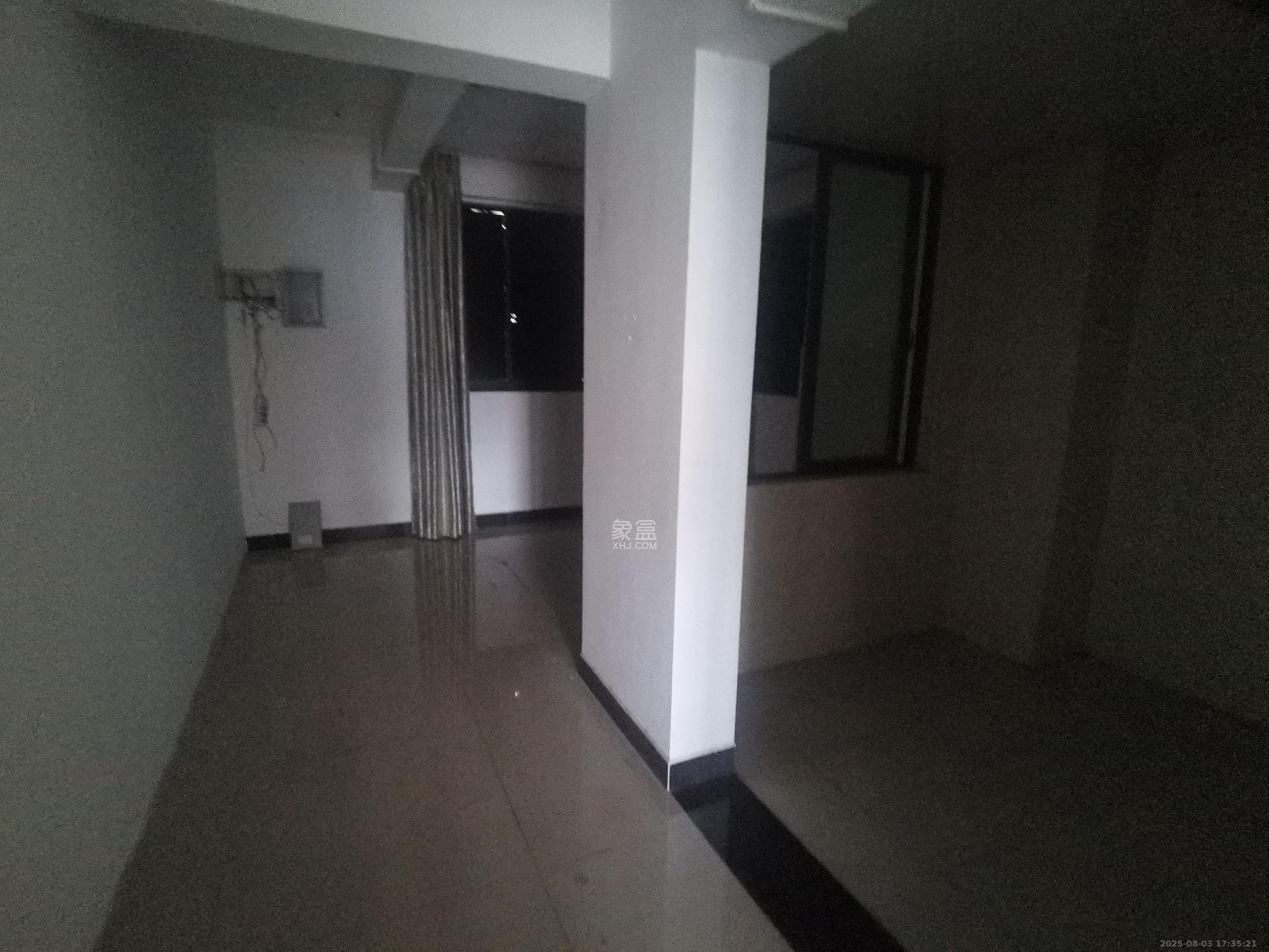 通泰梅岭苑  4室2厅2卫    3800.0元/月室内图