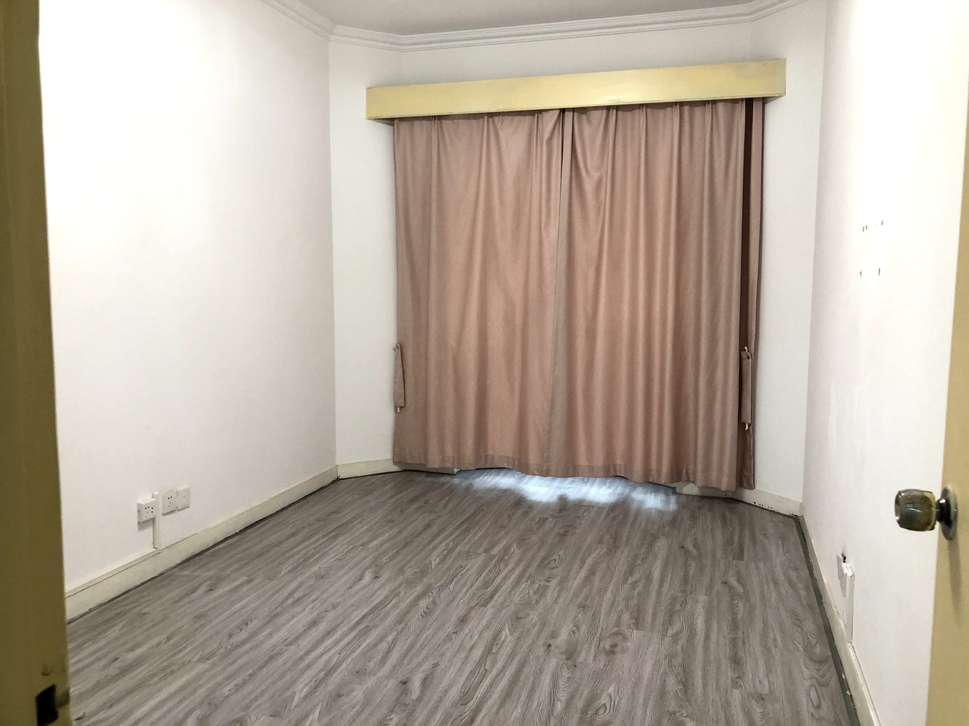 深发展大厦  3室2厅1卫   2900.00元/月室内图