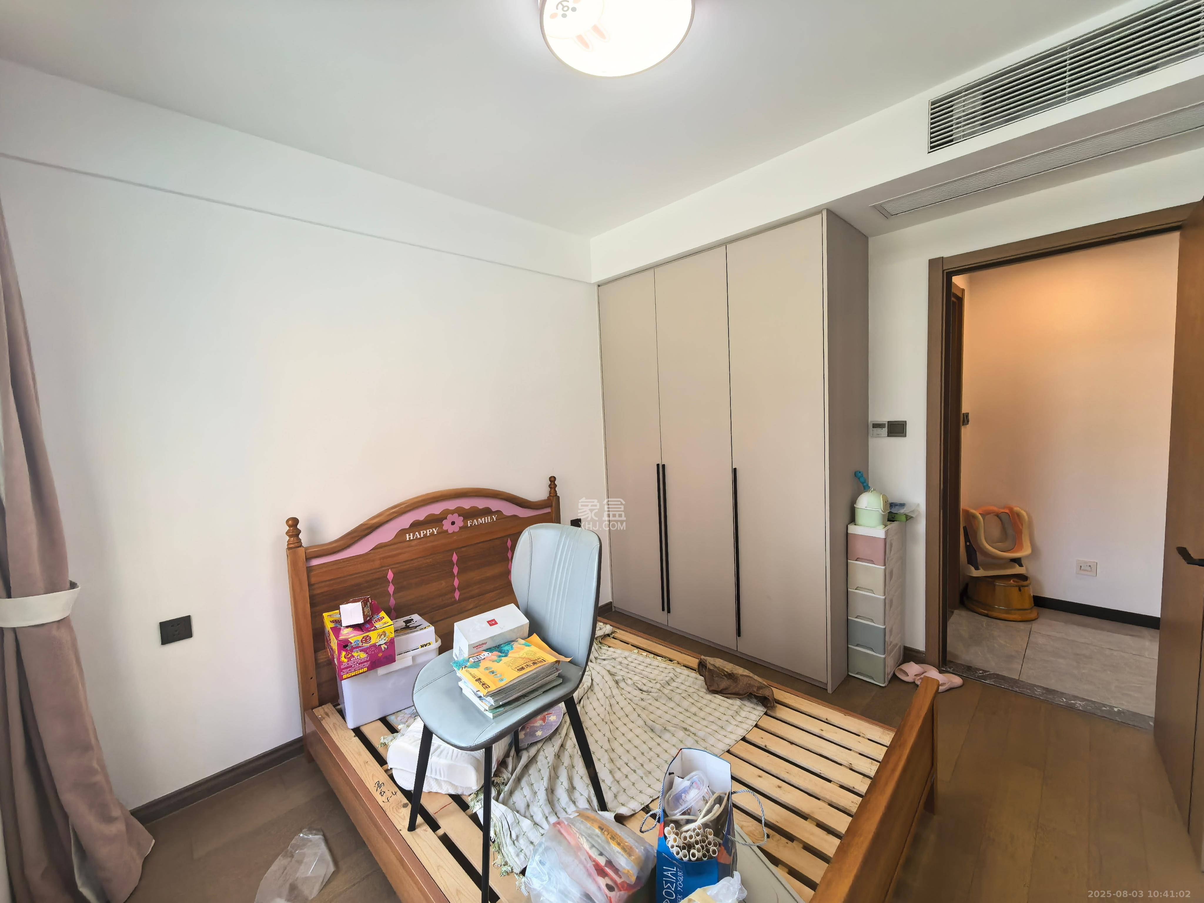 卓越江岸  4室2厅2卫    5500.0元/月室内图