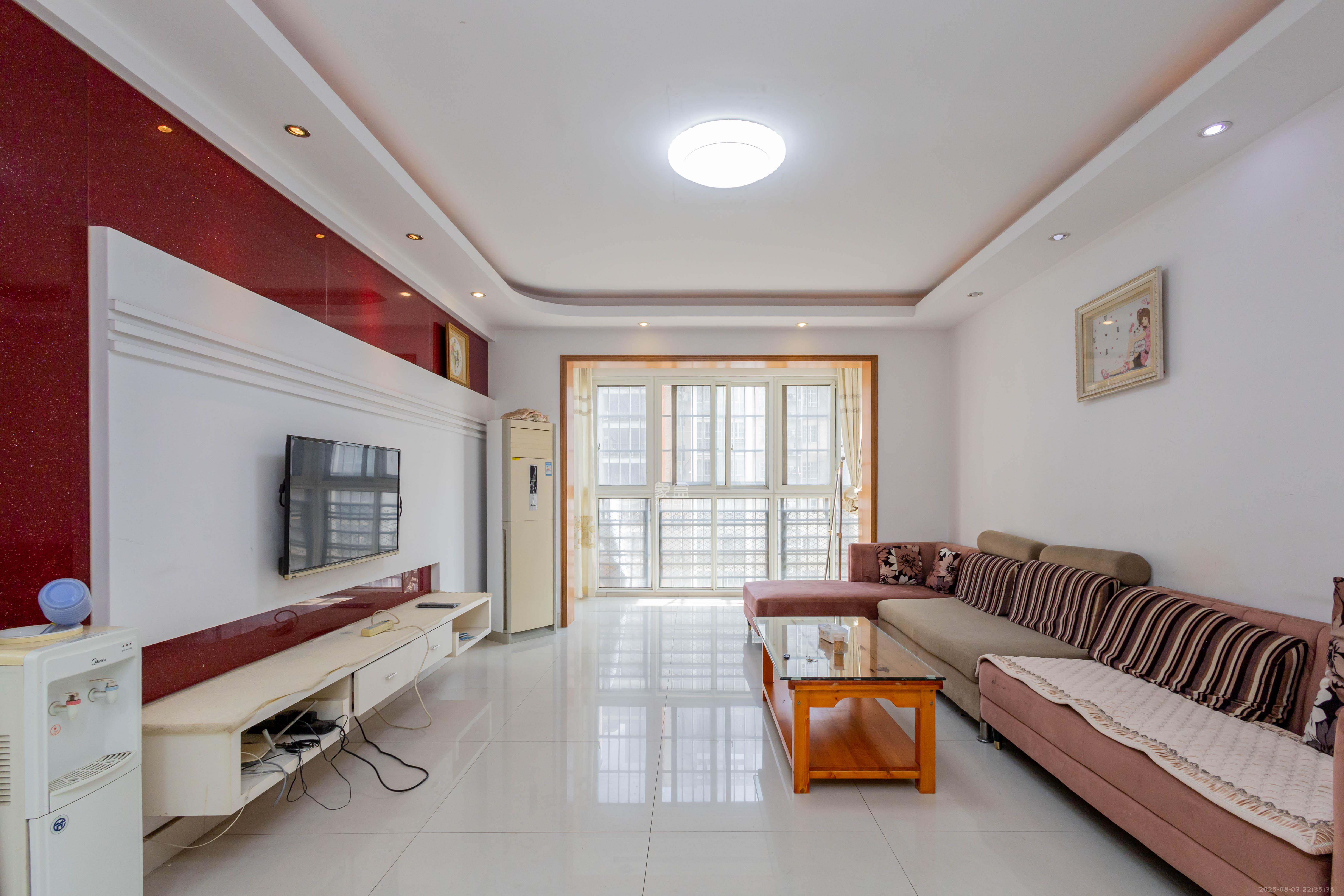 圣力华苑 3室2厅2卫 56.0万 圣力华苑 3室2厅2卫 56.0万客厅