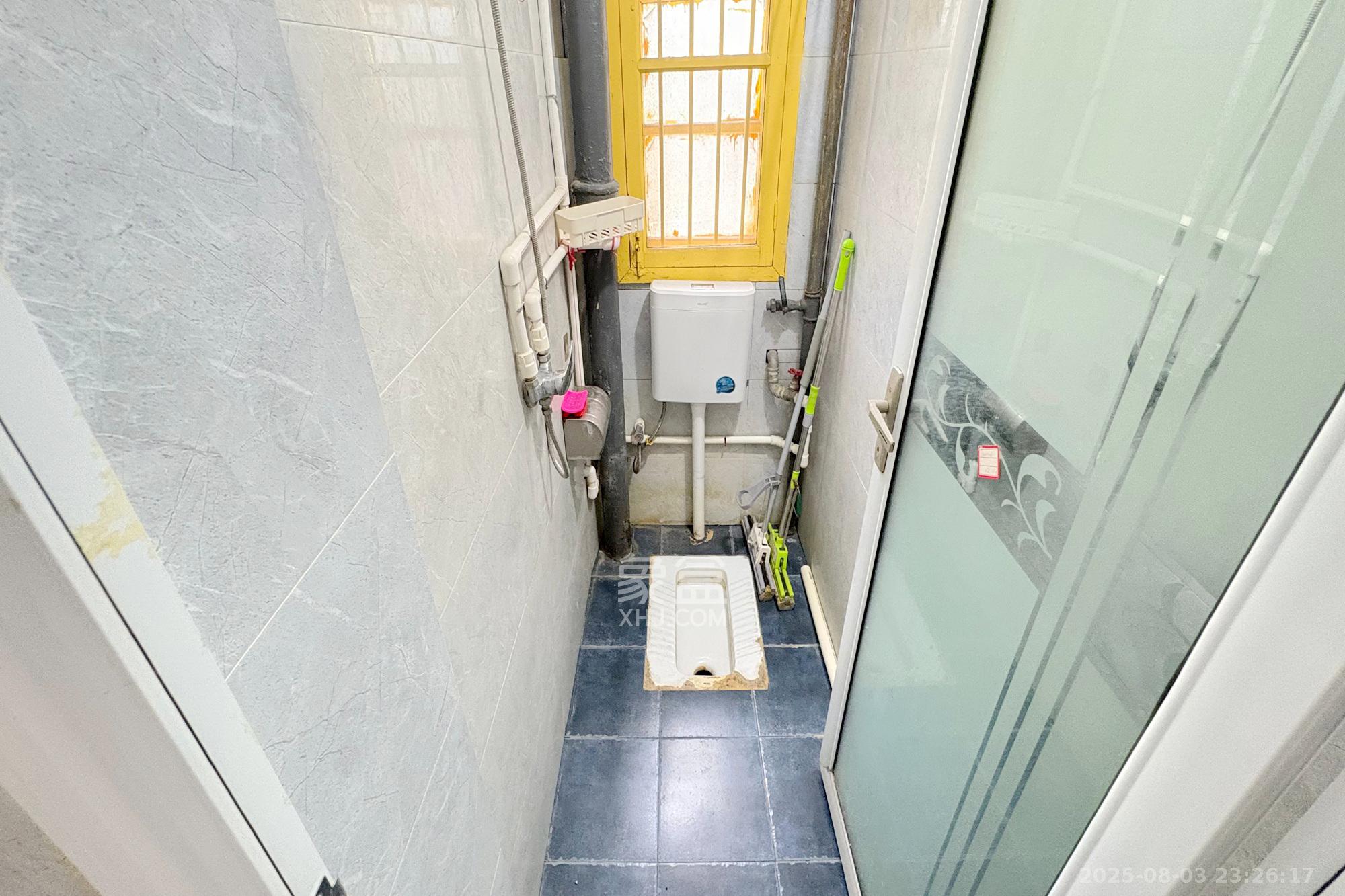 湖南省道路运输管理局 3室2厅1卫 76.8万 湖南省道路运输管理局 3室2厅1卫 76.8万卫生间