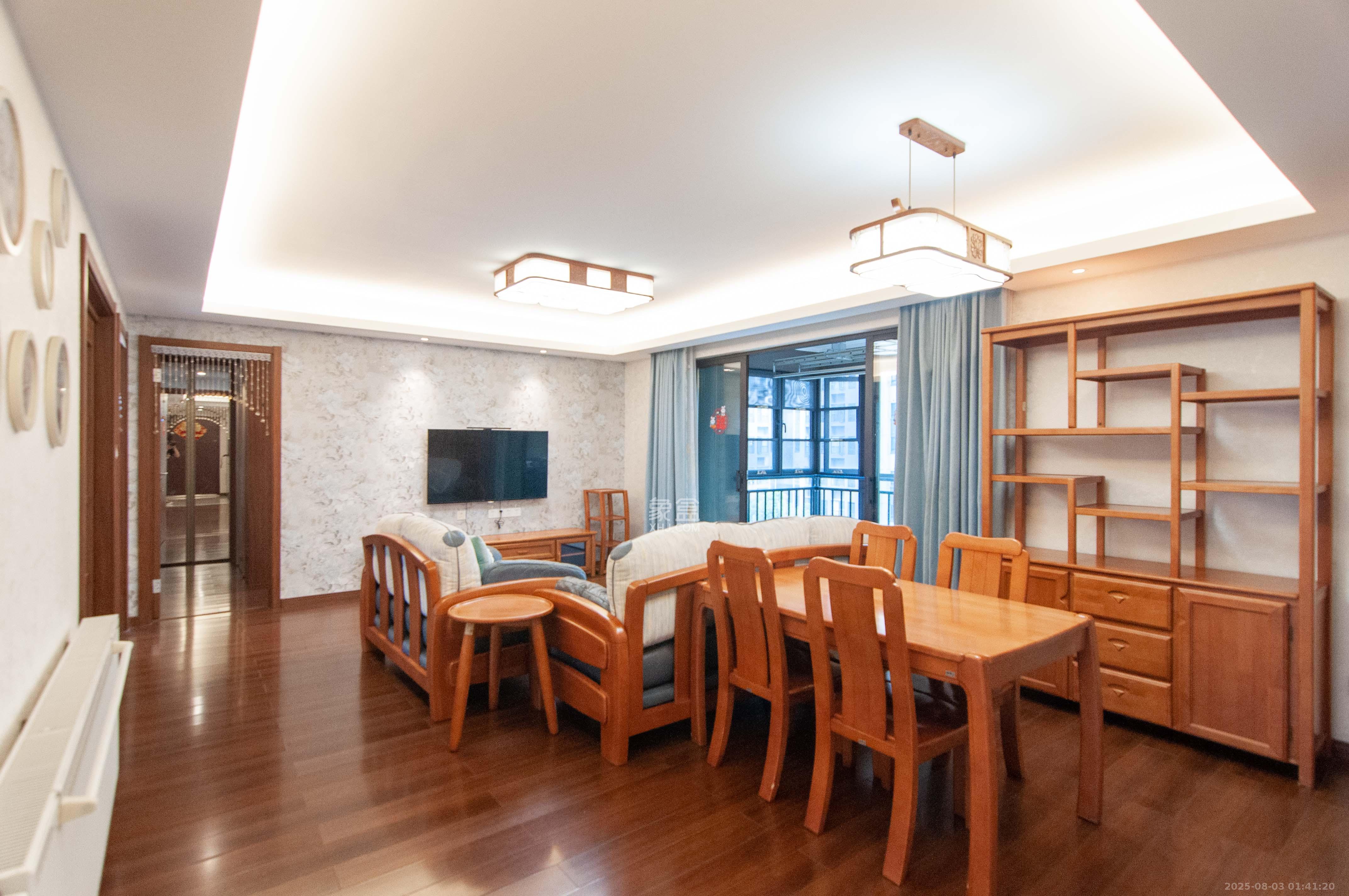 万科里梅溪郡 4室2厅2卫 225.0万 万科里梅溪郡 4室2厅2卫 225.0万客厅