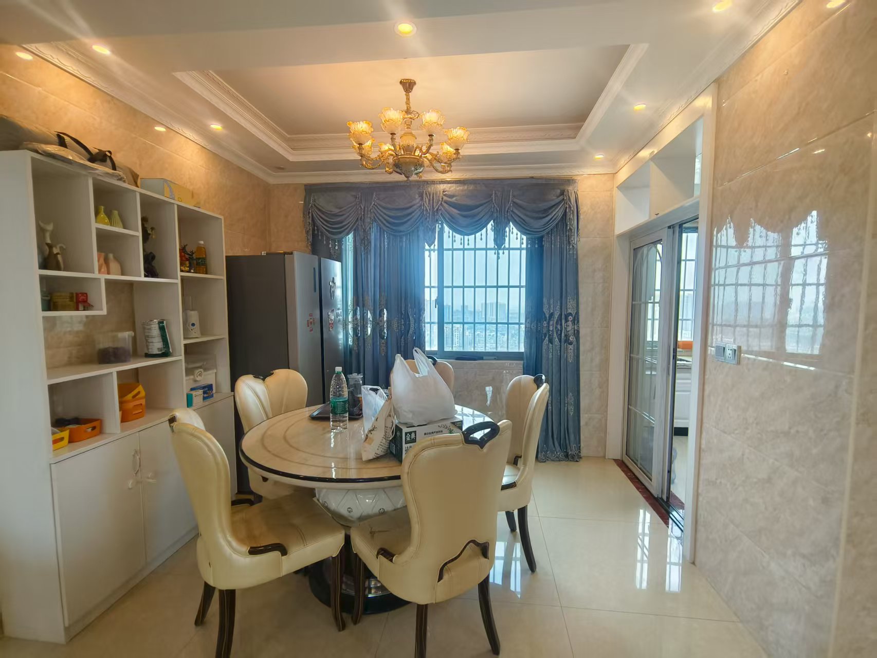 鹏利广场 3室2厅2卫 2480.0元/月 鹏利广场 3室2厅2卫 2480.0元/月室内图