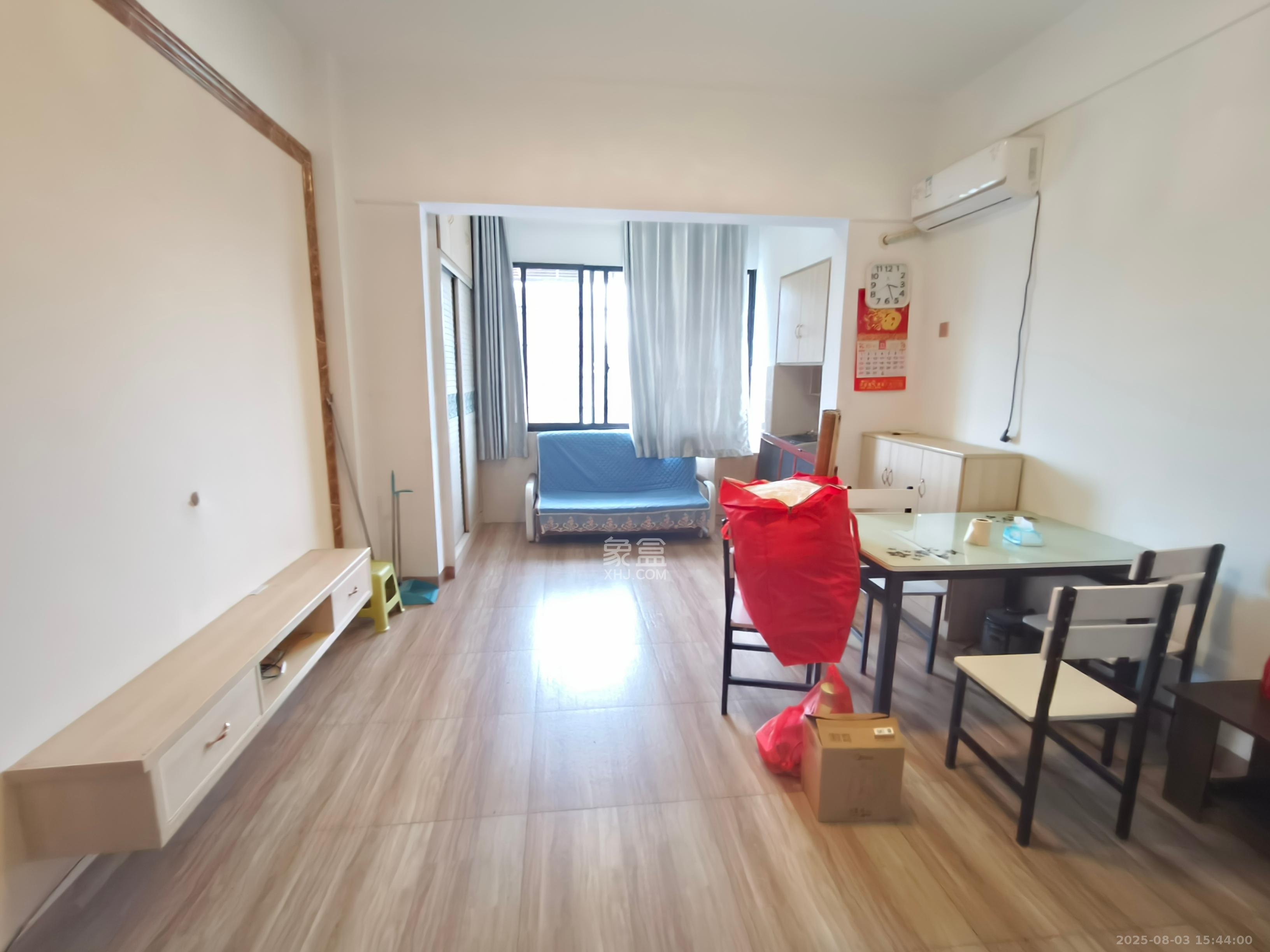 山水金庭  2室1厅1卫    800.0元/月 山水金庭  2室1厅1卫    800.0元/月室内图