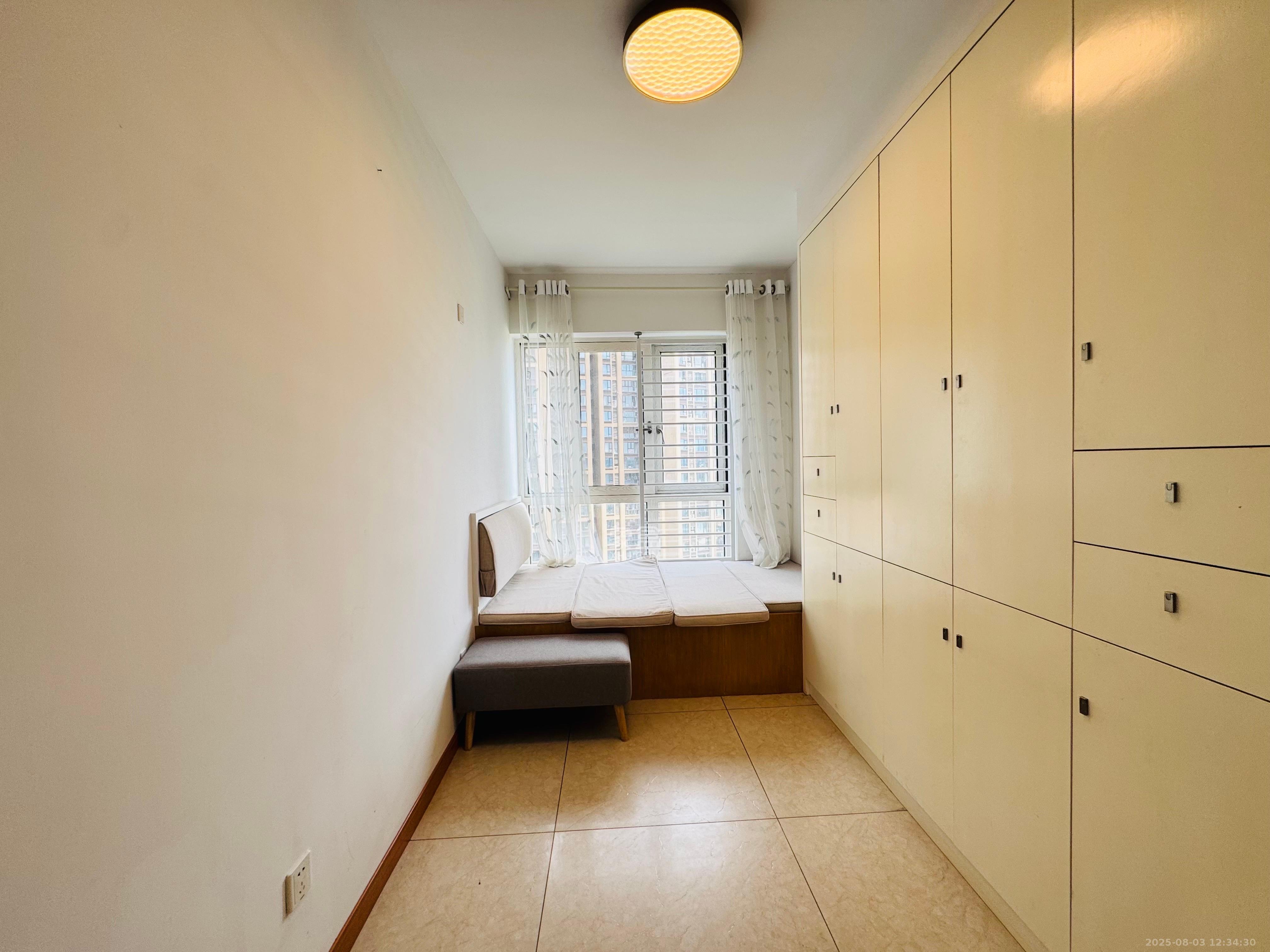 上园商住小区  4室2厅2卫   3800.00元/月室内图