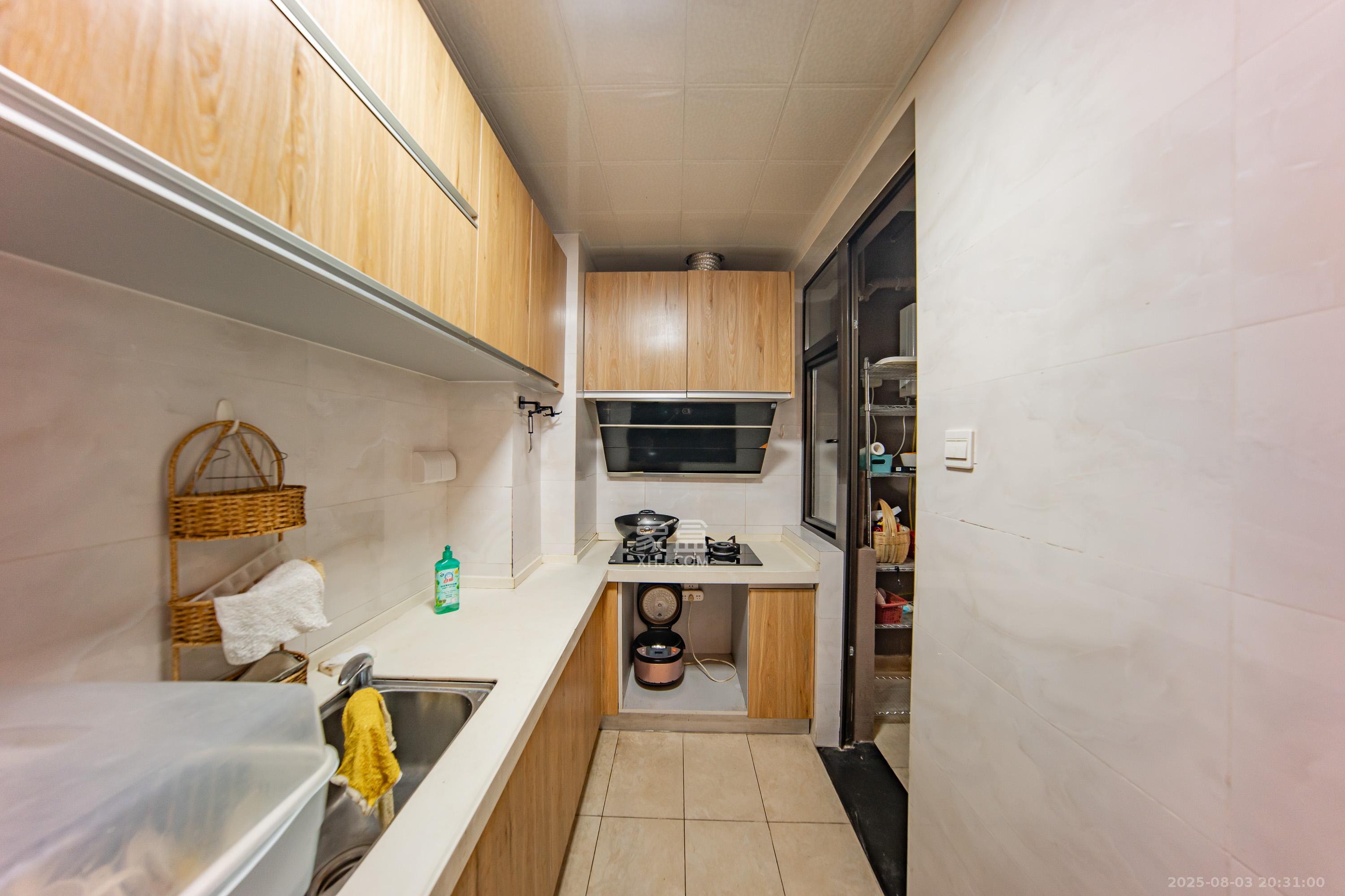 江山帝景哈佛  3室2厅1卫    2300.0元/月 江山帝景哈佛  3室2厅1卫    2300.0元/月室内图