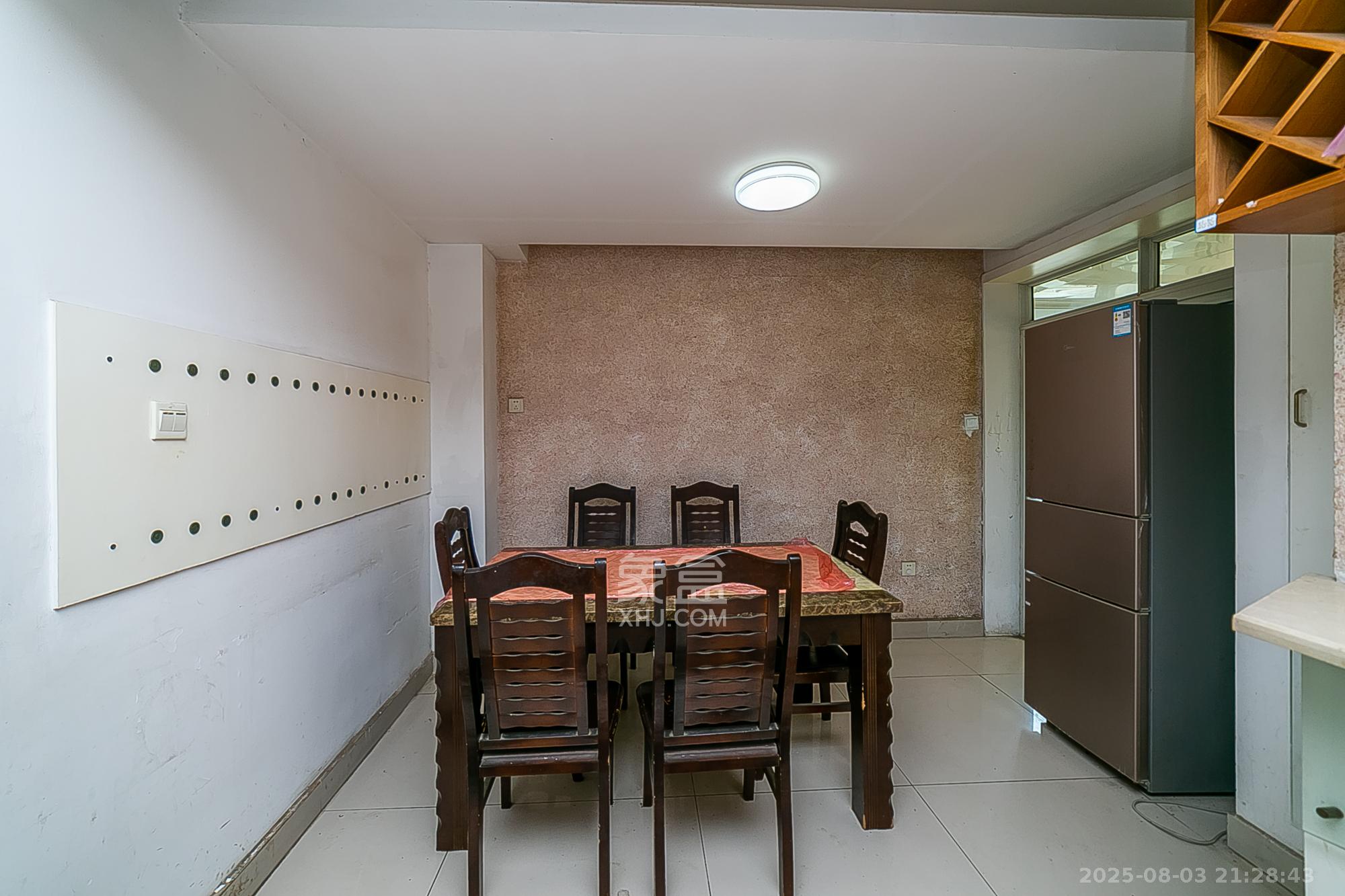 南国新城  3室2厅2卫    119.0万 南国新城  3室2厅2卫    119.0万客厅