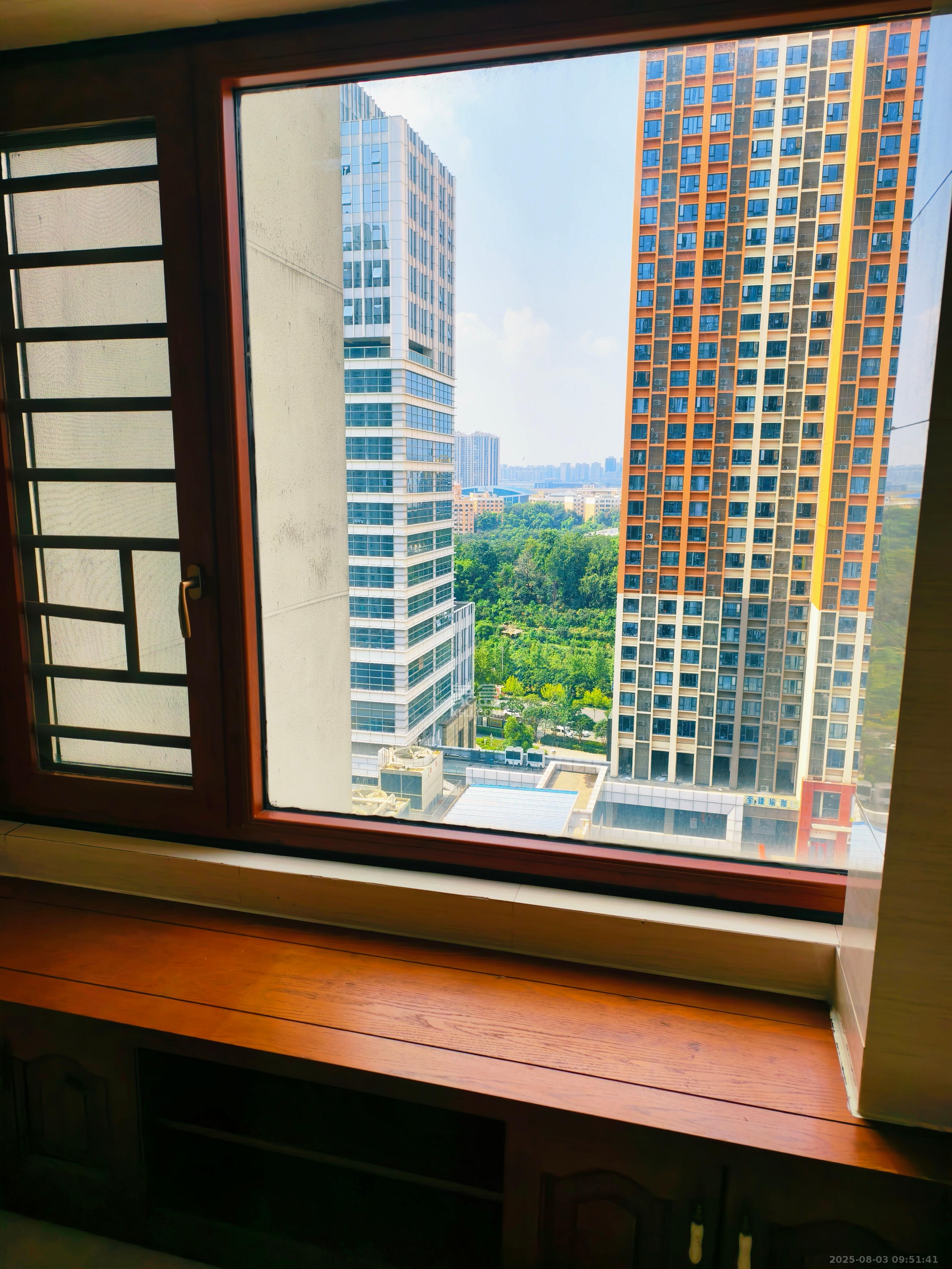 好莱城(弘德西街) 4室1厅1卫 2600.0元/月 好莱城(弘德西街) 4室1厅1卫 2600.0元/月室内图