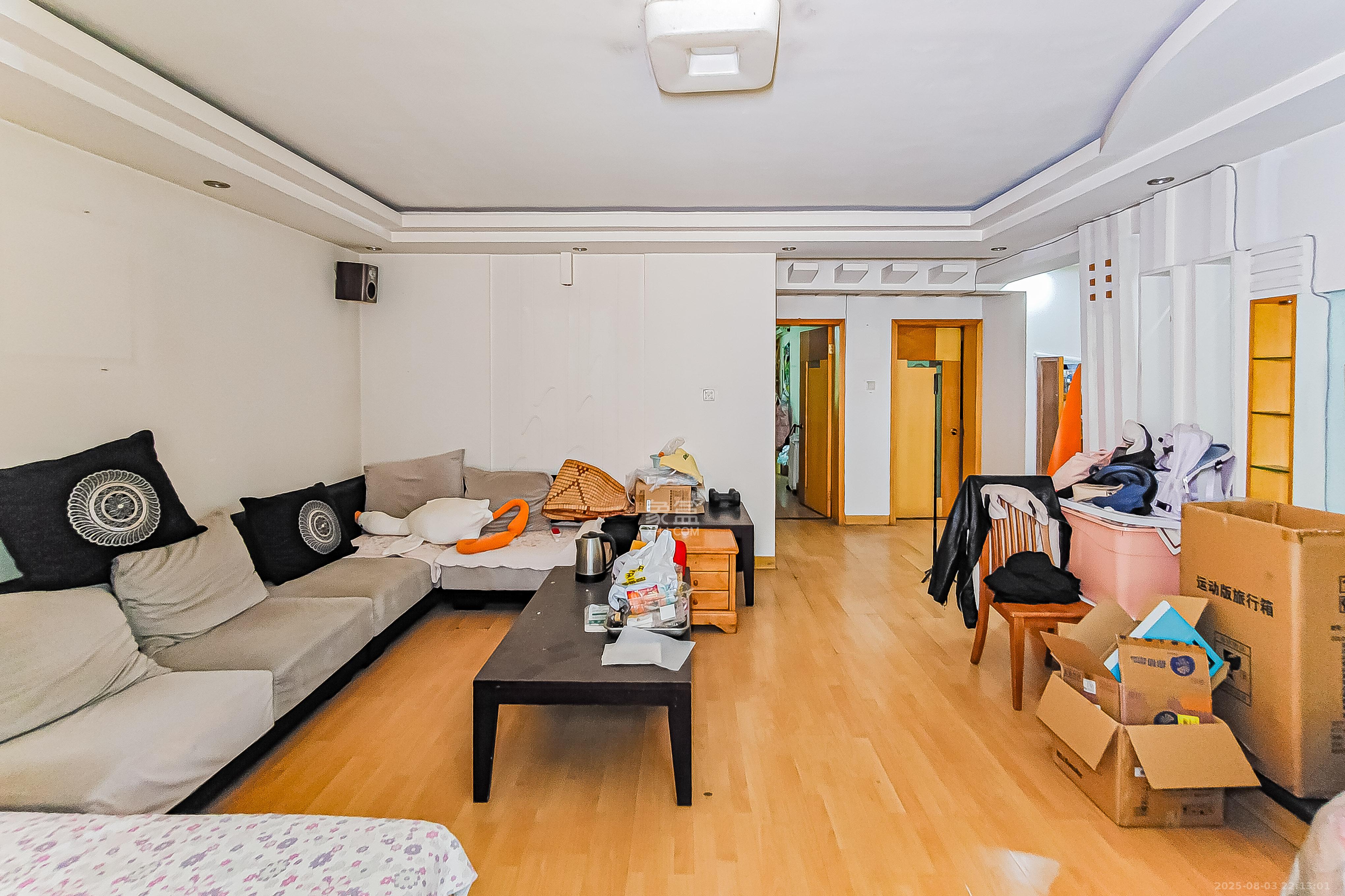 南建公寓 3室2厅1卫 75.0万 南建公寓 3室2厅1卫 75.0万客厅