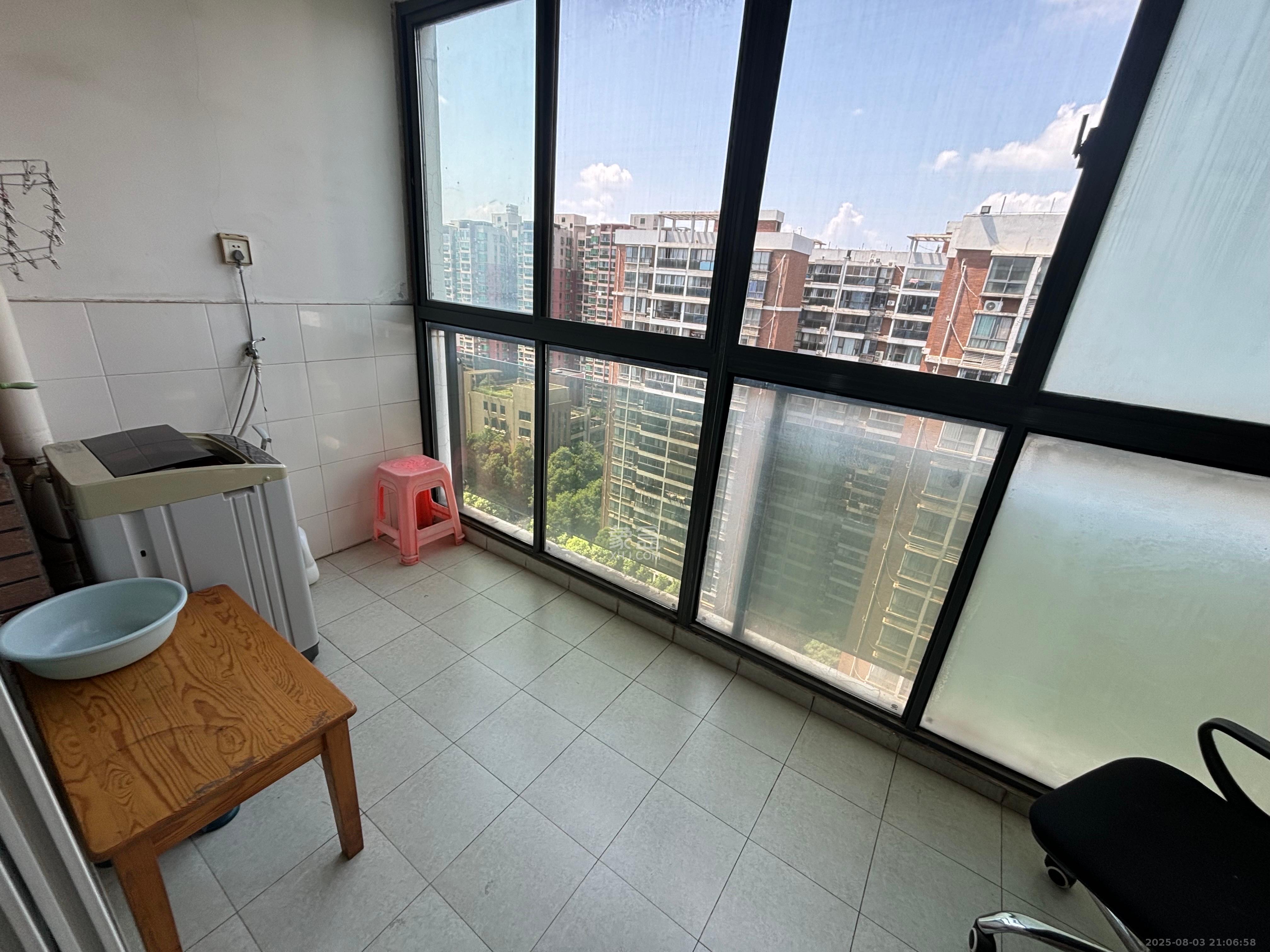 天城泰祥苑  1室1厅1卫    1500.0元/月 天城泰祥苑  1室1厅1卫    1500.0元/月室内图