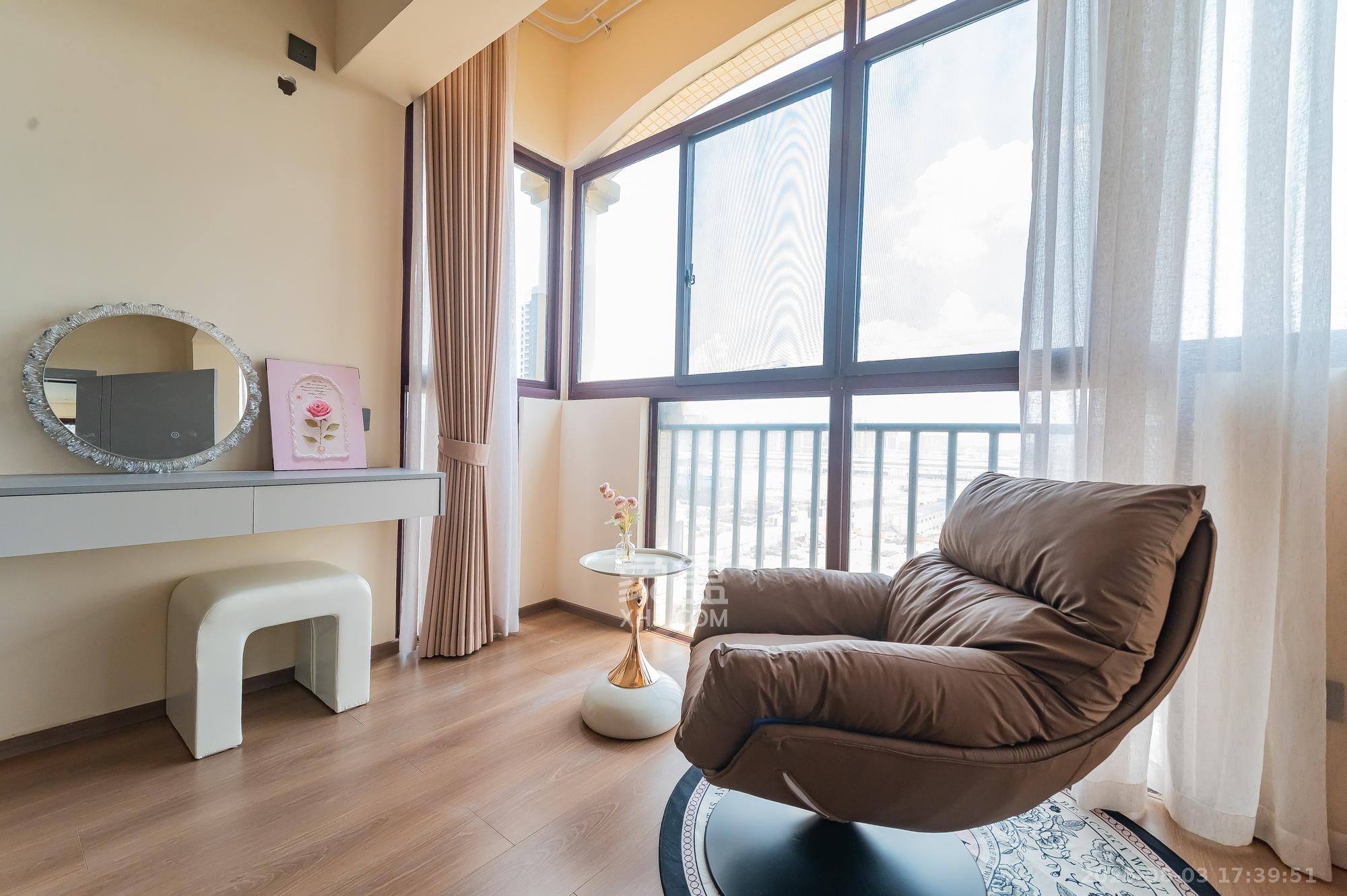 鹏基诺亚山林  3室1厅2卫    91.8万阳台