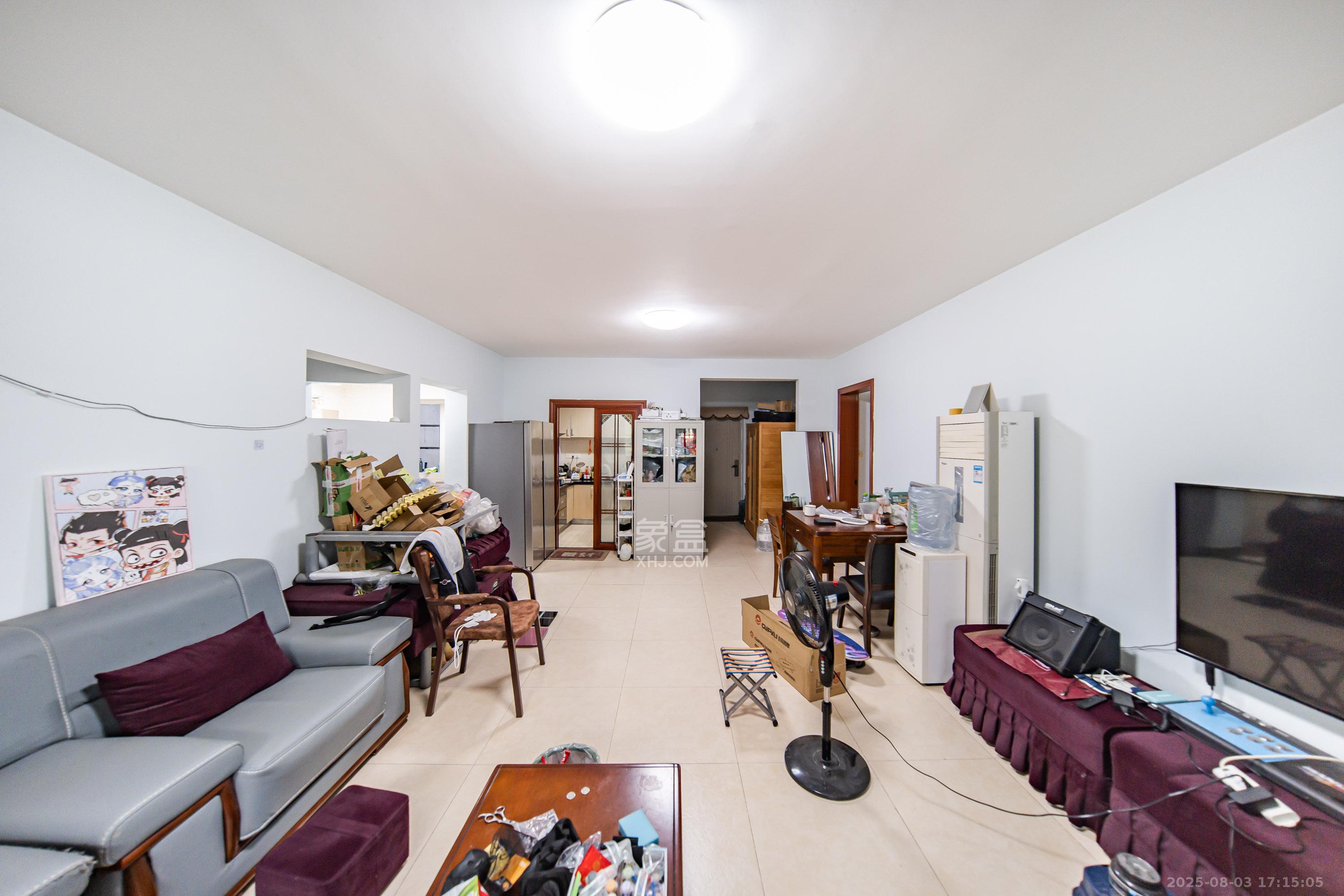 阳光100一期、四五期  4室2厅2卫    155.0万 阳光100一期、四五期  4室2厅2卫    155.0万客厅