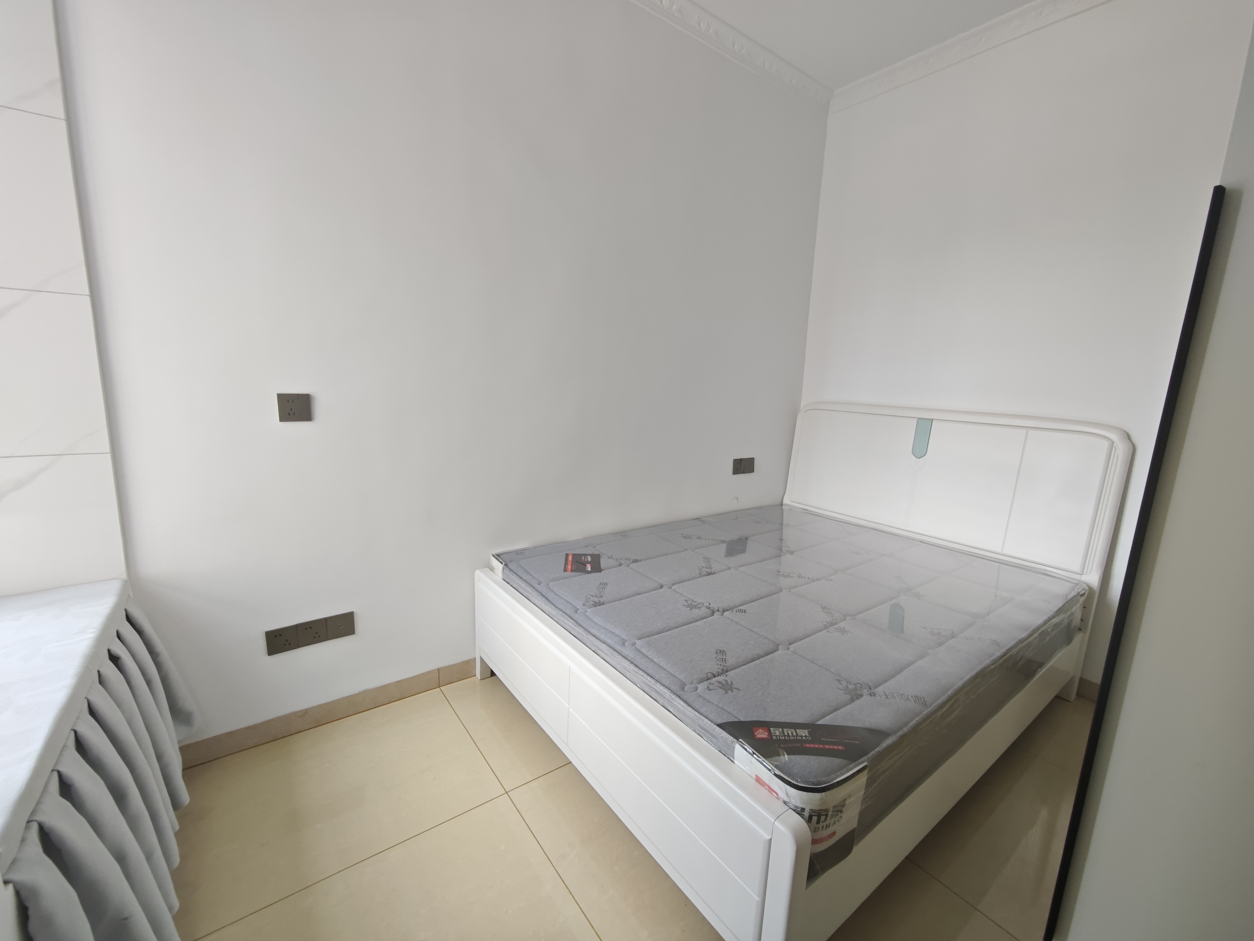 互助小区电梯房 2室2厅1卫 1700.0元/月 互助小区电梯房 2室2厅1卫 1700.0元/月室内图