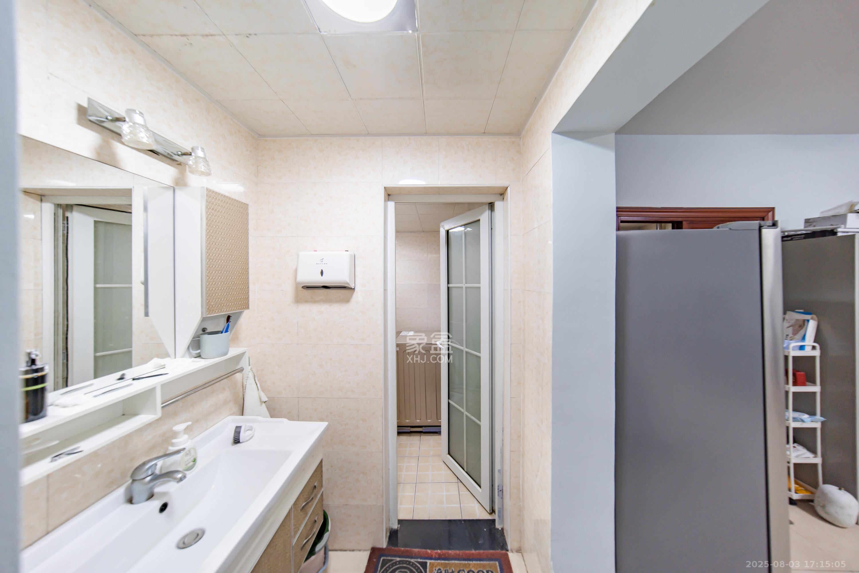 阳光100一期、四五期  4室2厅2卫    155.0万 阳光100一期、四五期  4室2厅2卫    155.0万卫生间