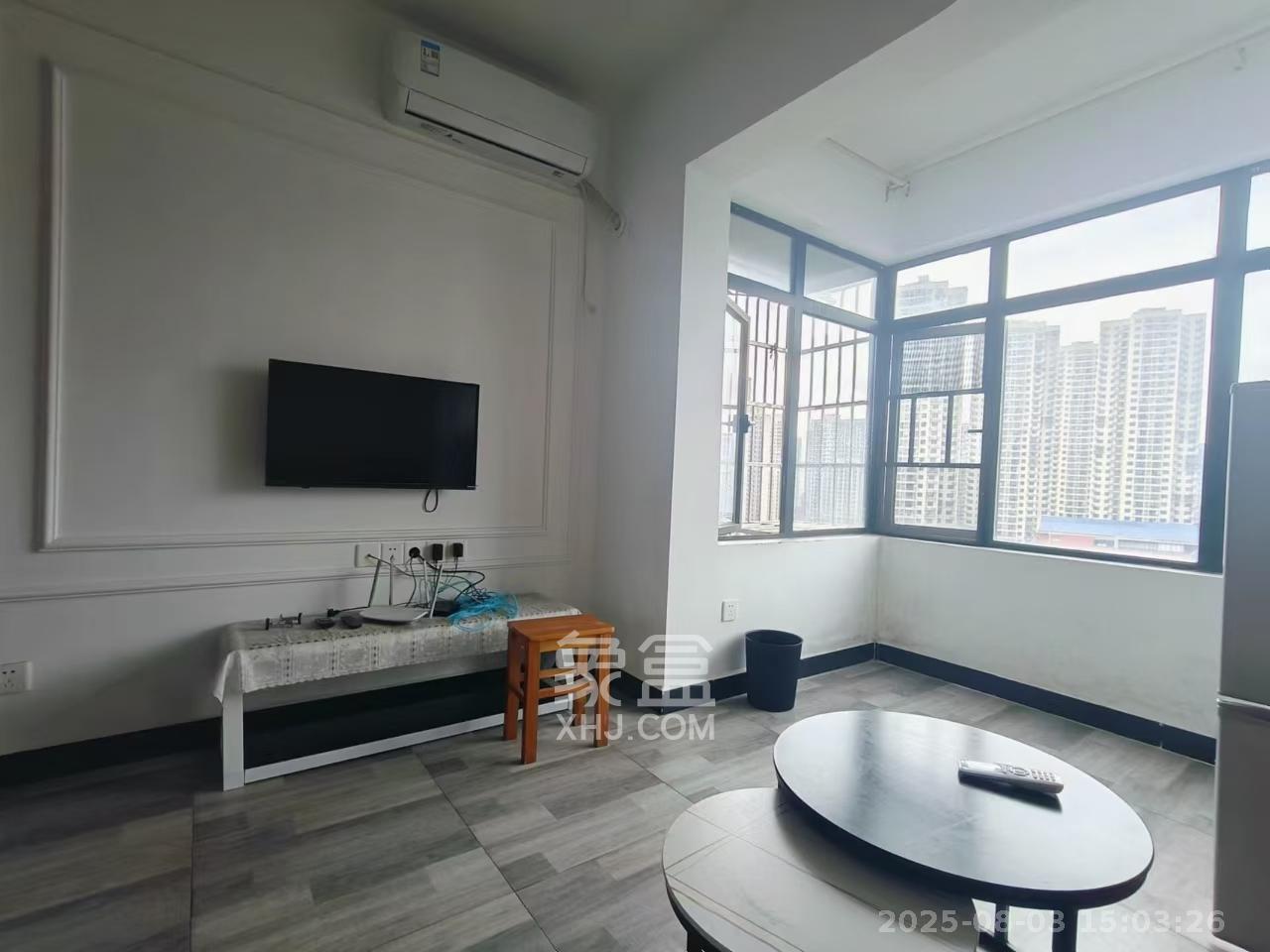 和庄  1室1厅1卫    1300.0元/月 和庄  1室1厅1卫    1300.0元/月