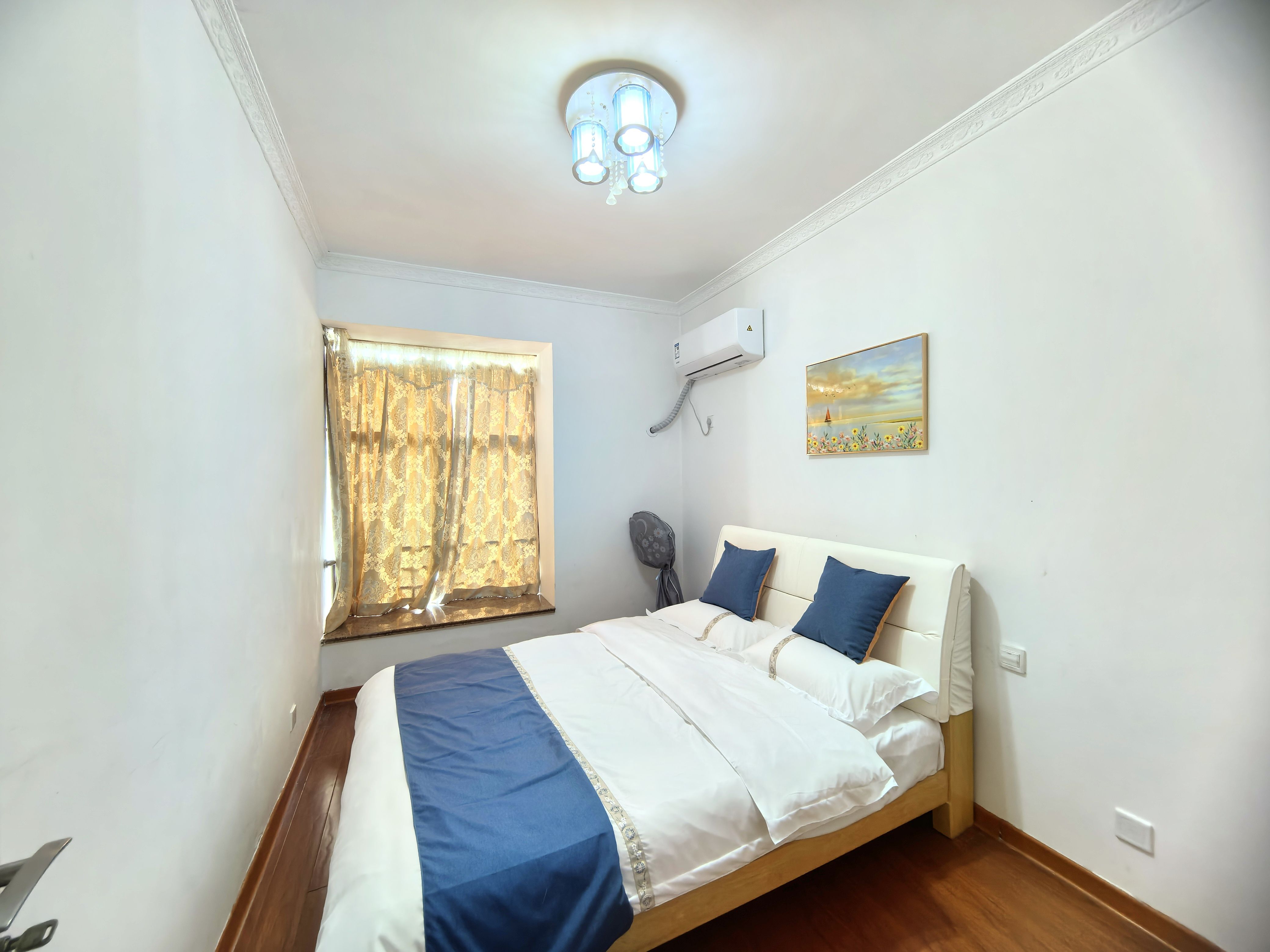 月亮湾一期  3室2厅2卫    1800.0元/月 月亮湾一期  3室2厅2卫    1800.0元/月室内图