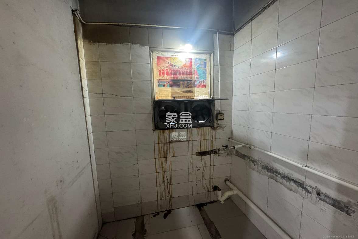 高岭小区 1室0厅0卫 1200.0元/月 高岭小区 1室0厅0卫 1200.0元/月室内图