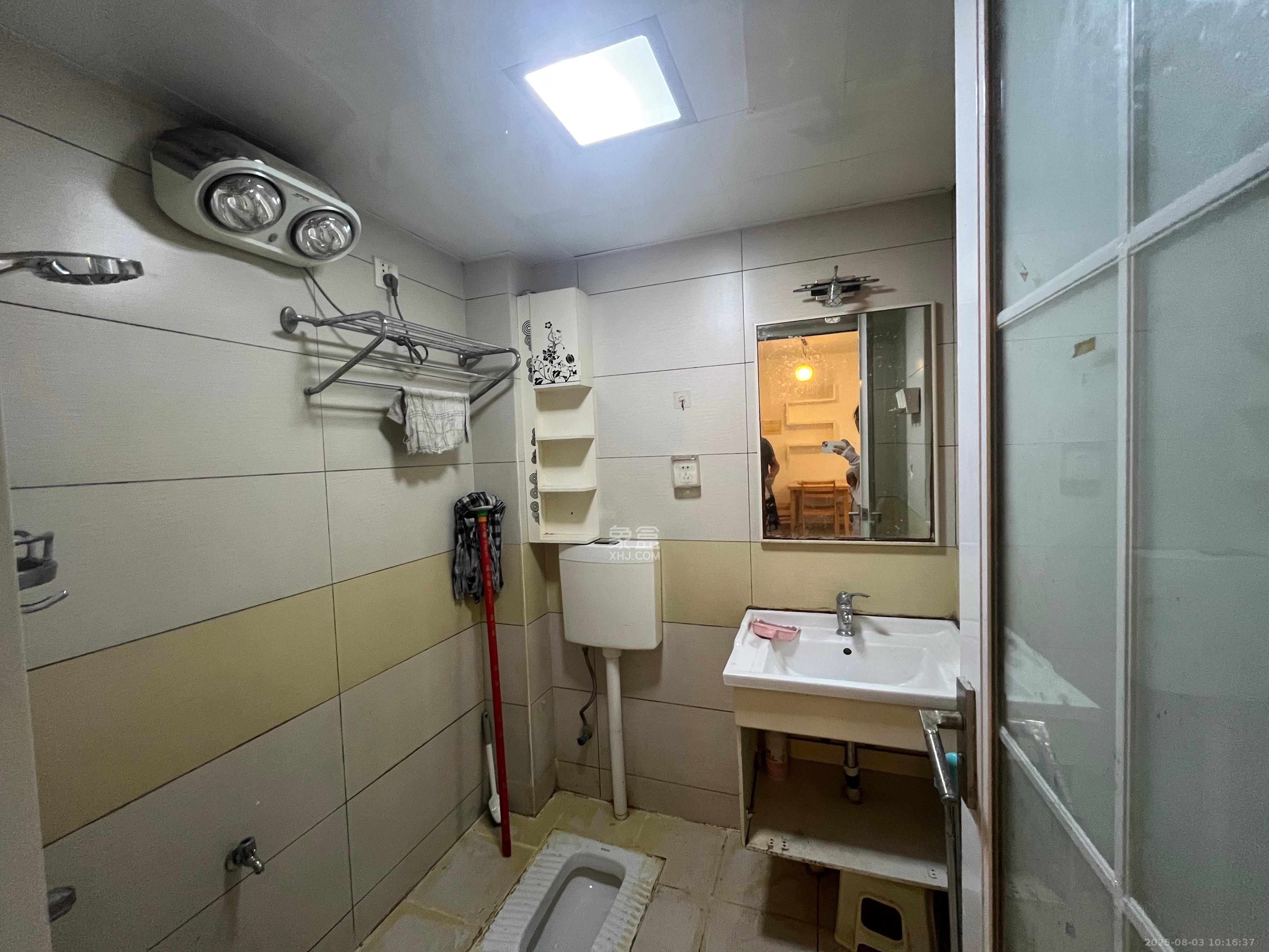 东岸锦城(东方人家)  3室1厅1卫   1600.00元/月室内图
