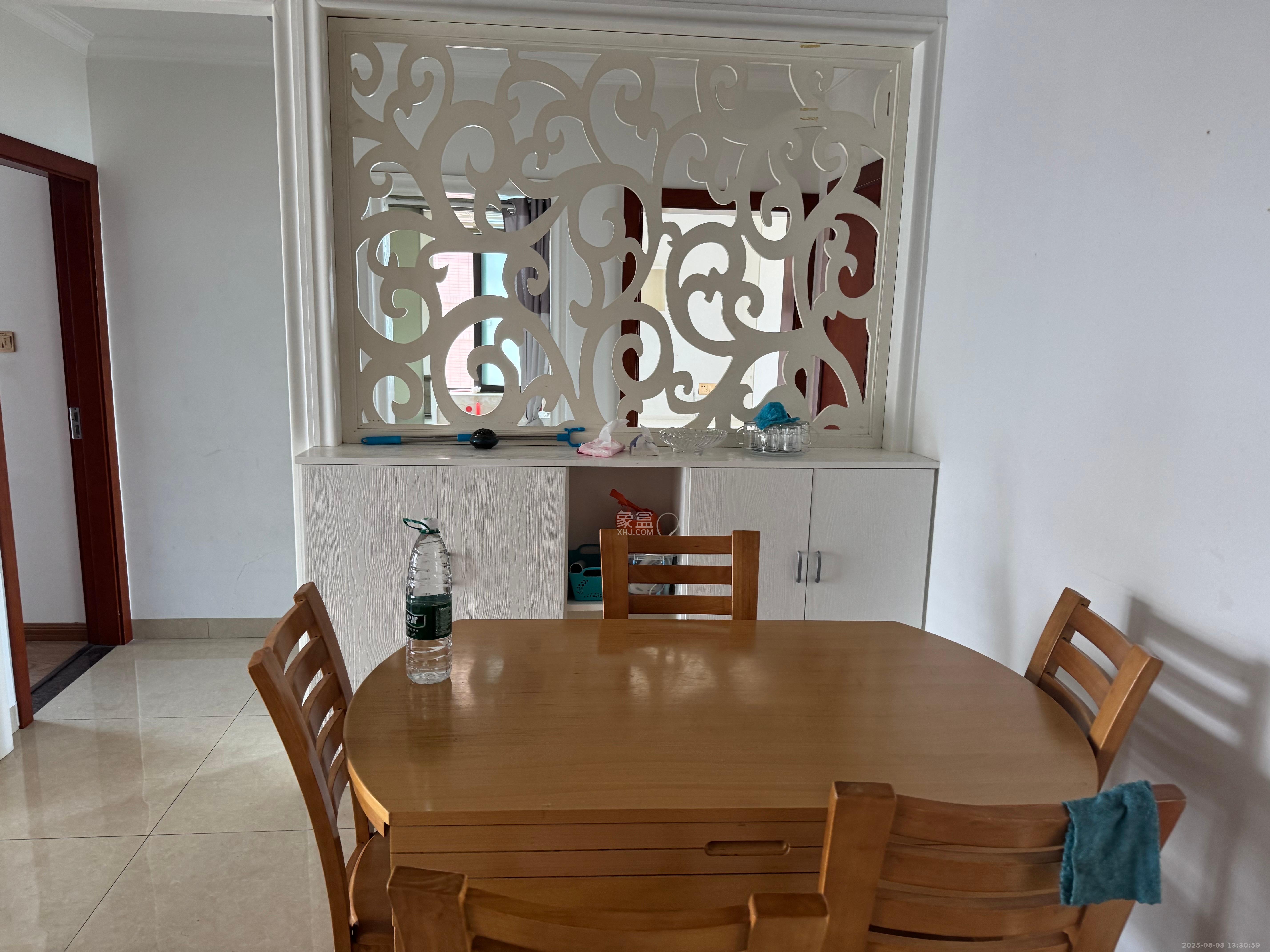 绿地海外滩一期 4室2厅2卫 2500.0元/月 绿地海外滩一期 4室2厅2卫 2500.0元/月室内图