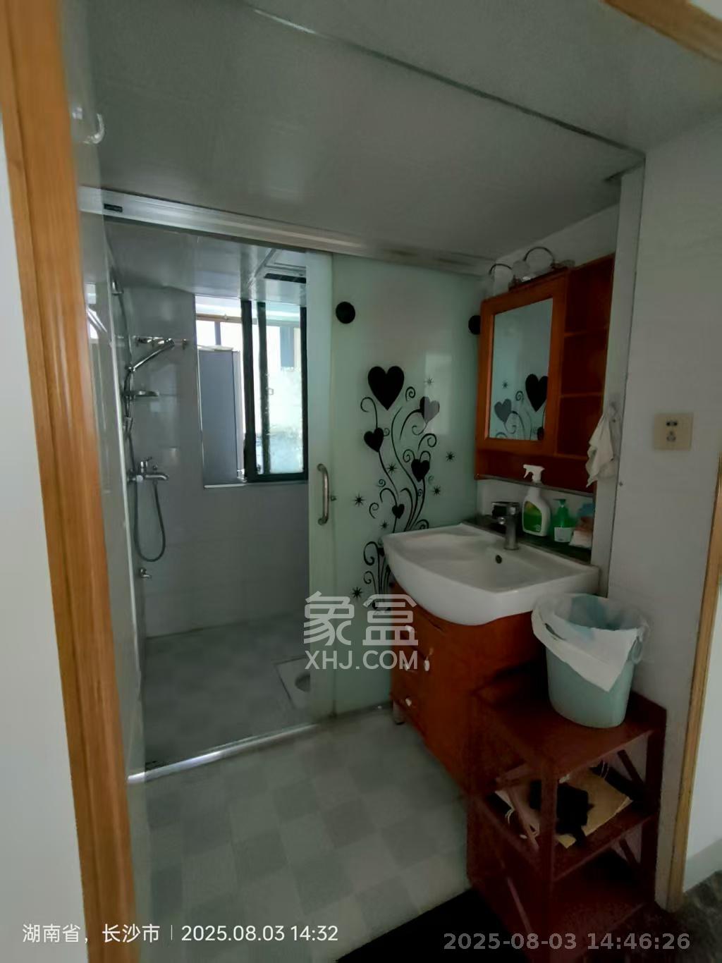 鑫远御文台一期  3室2厅1卫    2600.0元/月 鑫远御文台一期  3室2厅1卫    2600.0元/月室内图