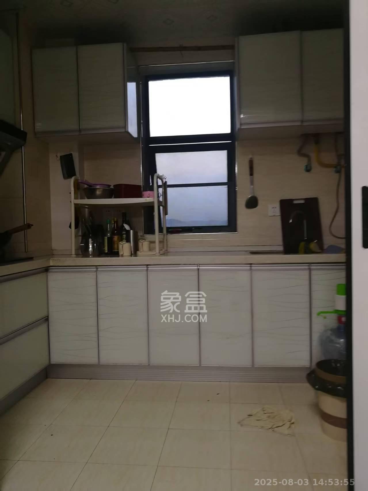 兰亭湾畔  4室2厅2卫   4000.00元/月室内图