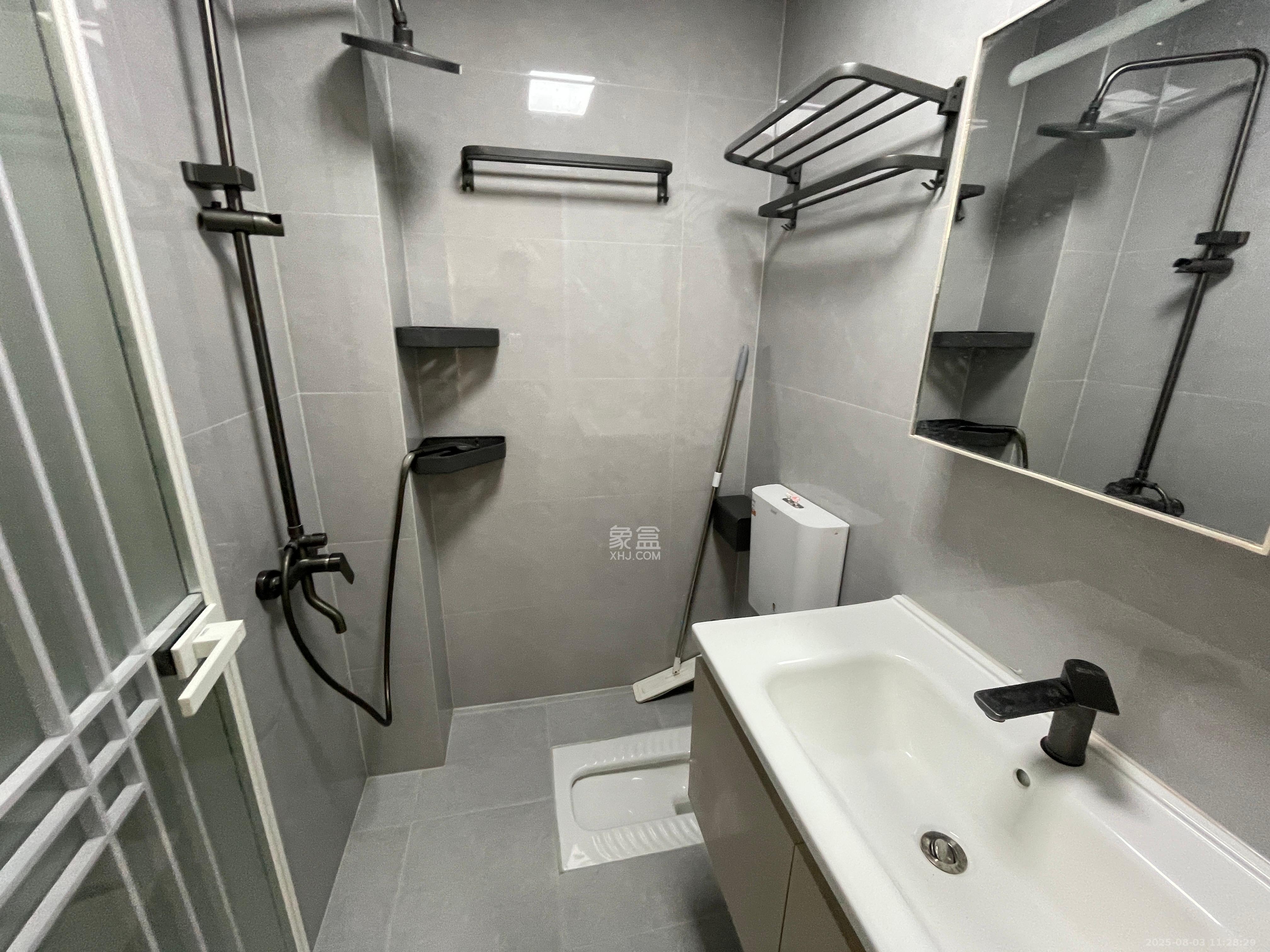 嘉雨兴园 1室0厅0卫 2100.0元/月 嘉雨兴园 1室0厅0卫 2100.0元/月室内图