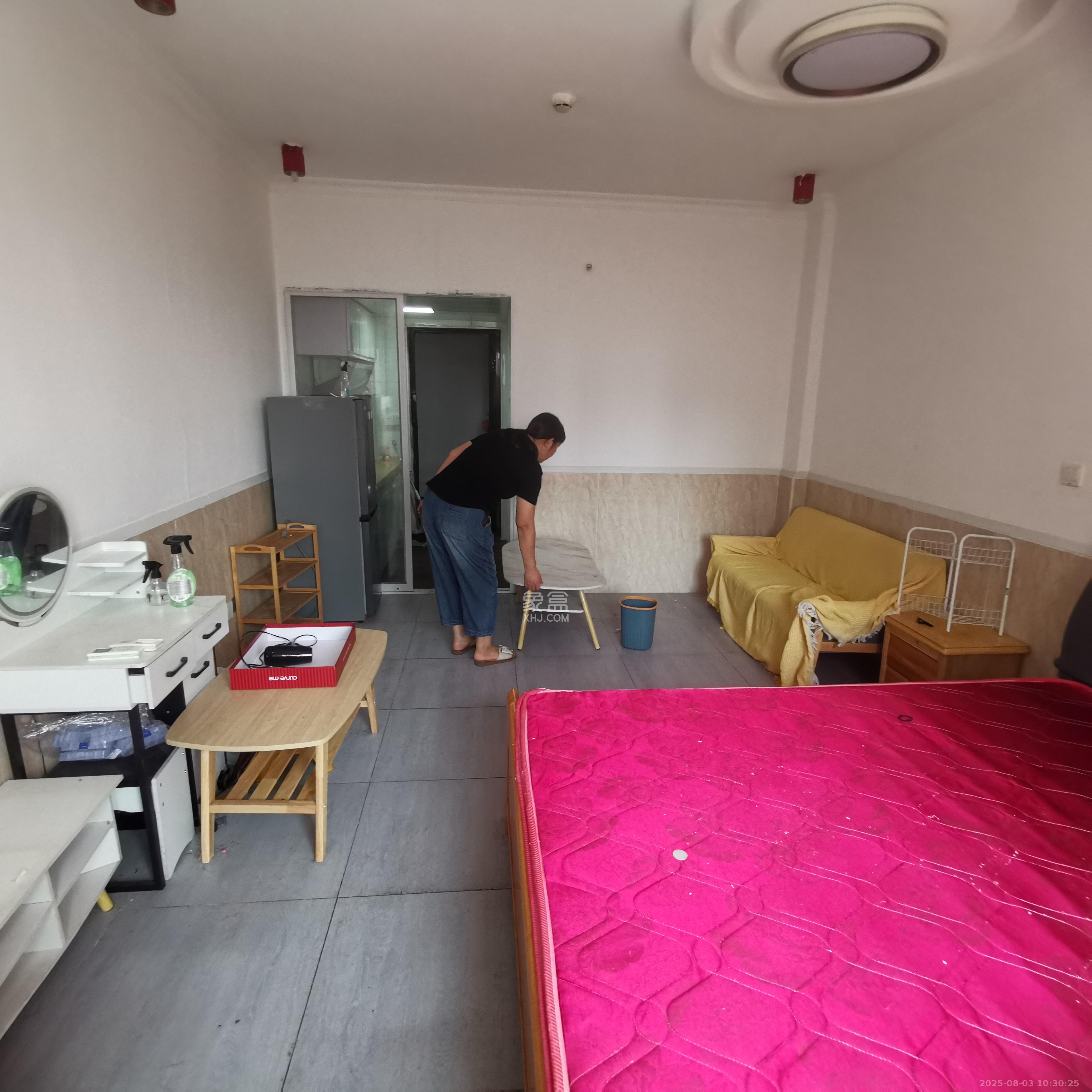 2076至高点  1室1厅1卫    1150.0元/月室内图