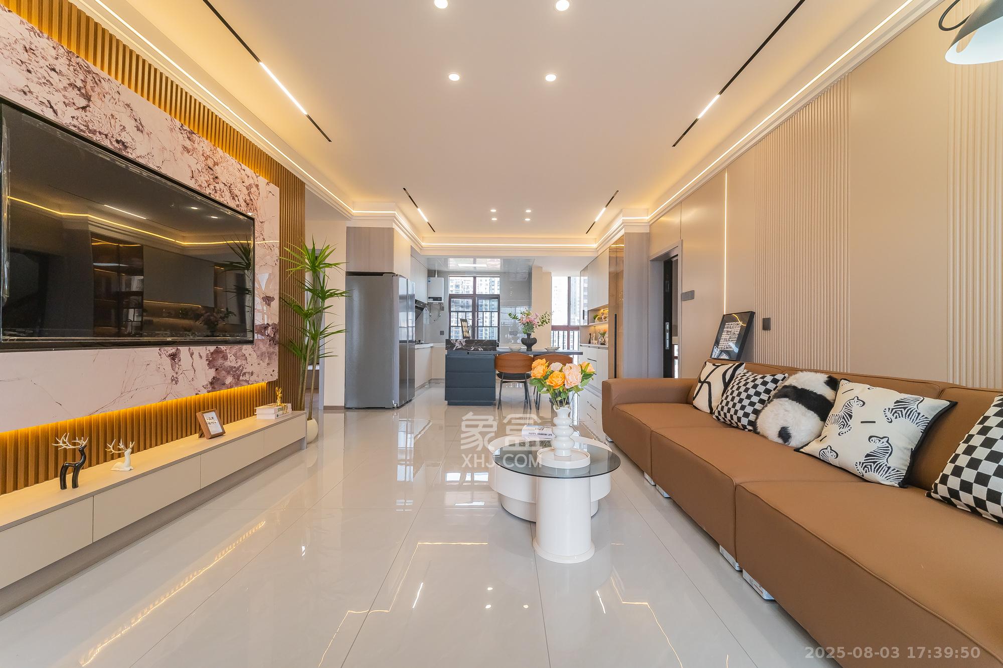 鹏基诺亚山林  3室1厅2卫    91.8万客厅