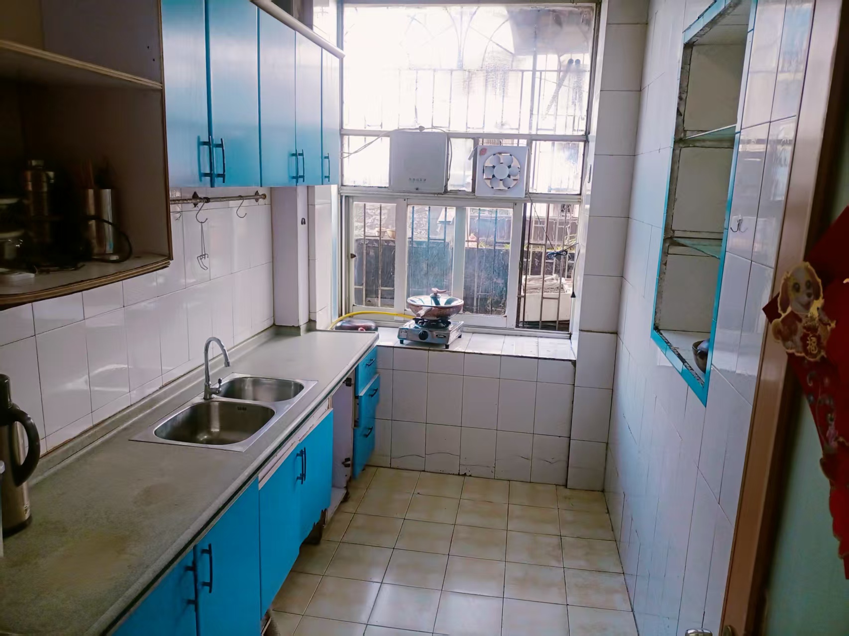 人民医院宿舍  3室2厅1卫    1200.0元/月 人民医院宿舍  3室2厅1卫    1200.0元/月室内图