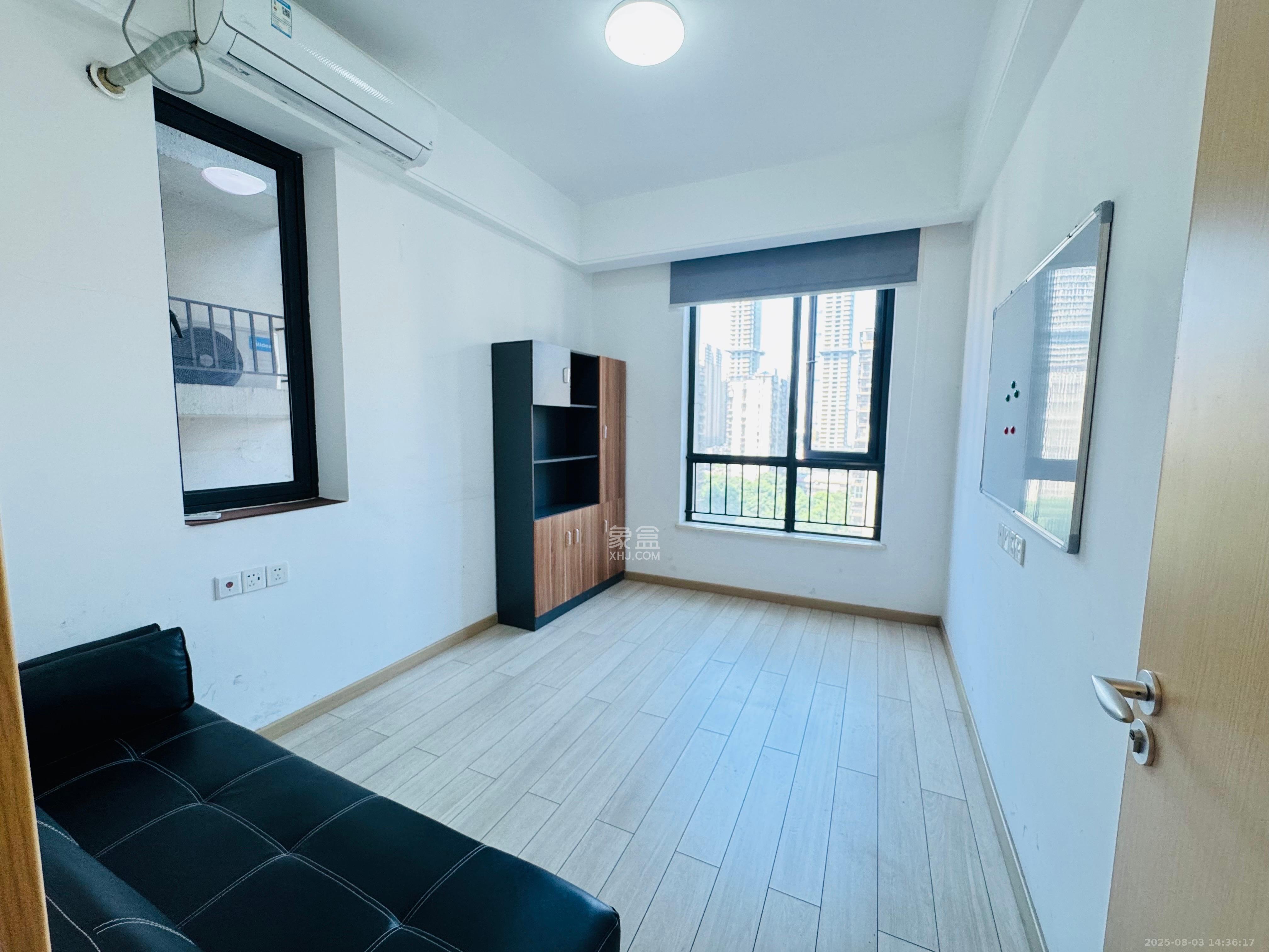 启迪协信中心 2室2厅1卫 2800.0元/月 启迪协信中心 2室2厅1卫 2800.0元/月室内图