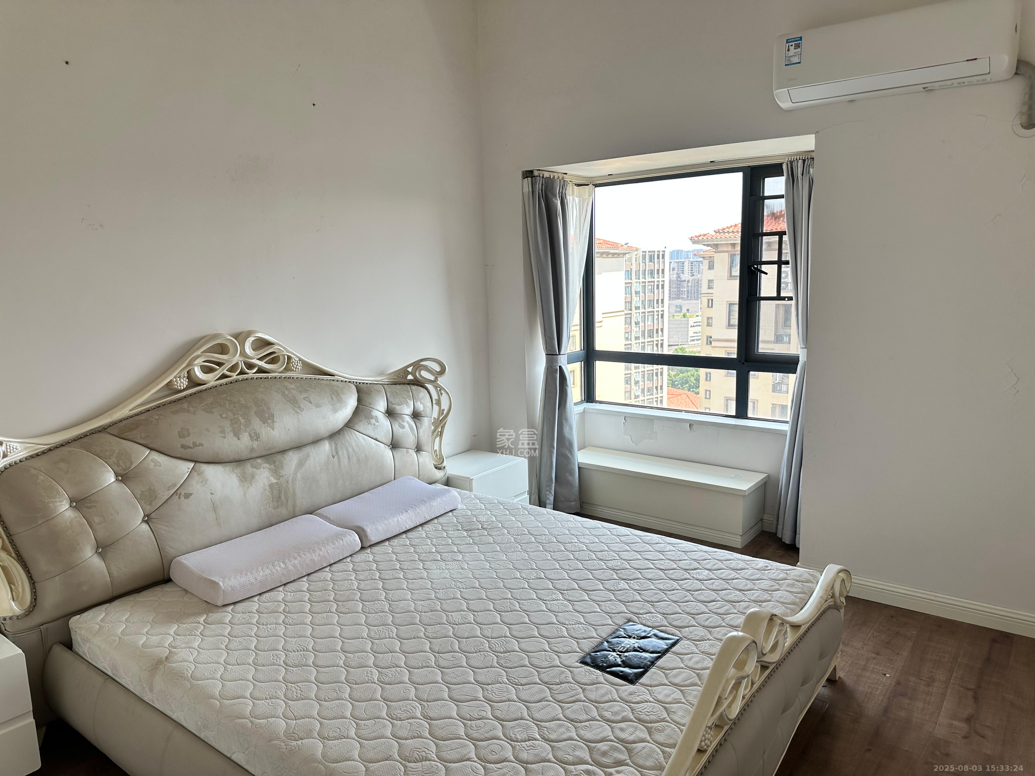 中建芙蓉嘉苑  4室2厅1卫    2300.0元/月室内图