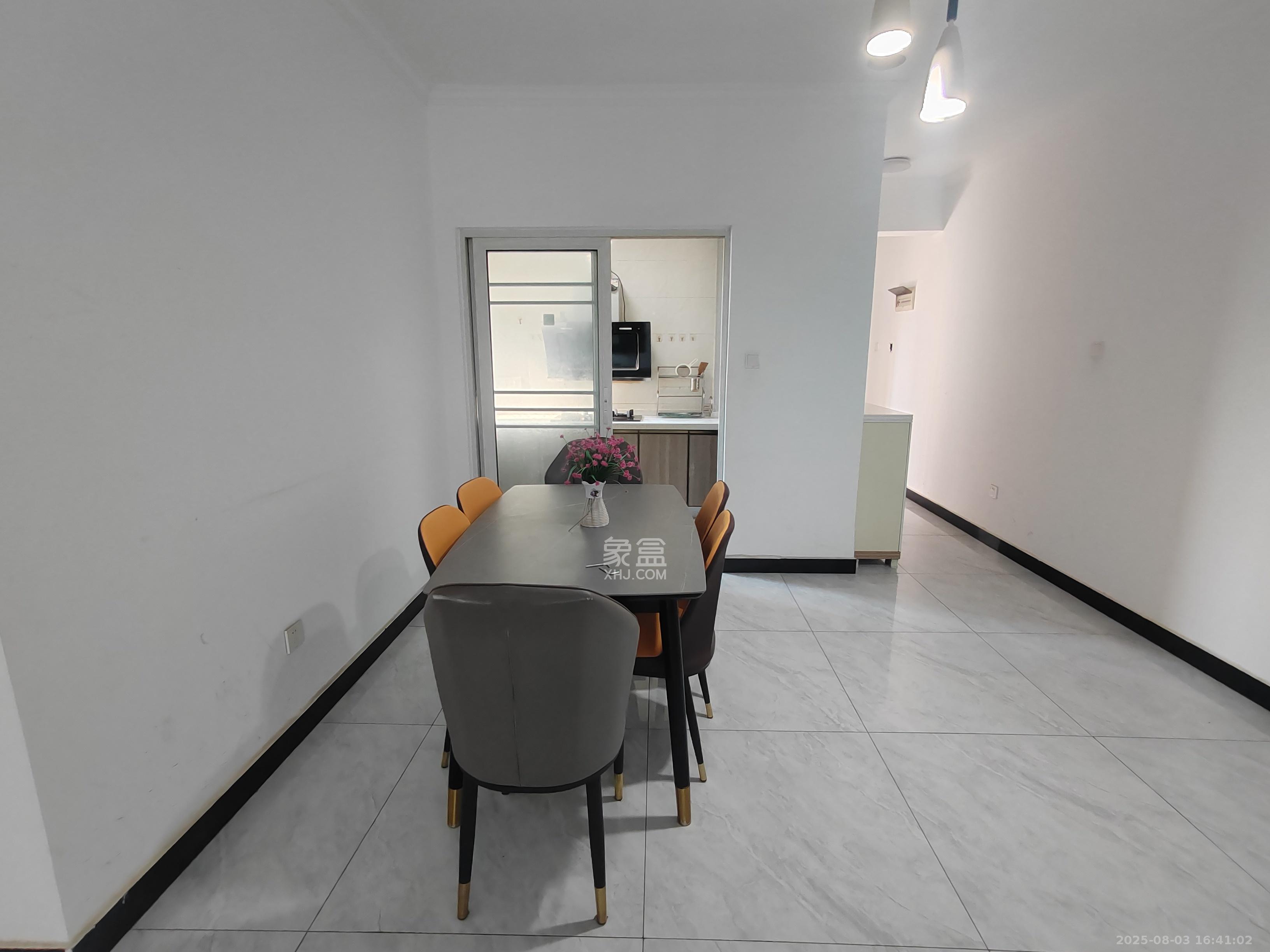 金湘苑(星澜之悦) 4室2厅2卫 1800.0元/月 金湘苑(星澜之悦) 4室2厅2卫 1800.0元/月室内图