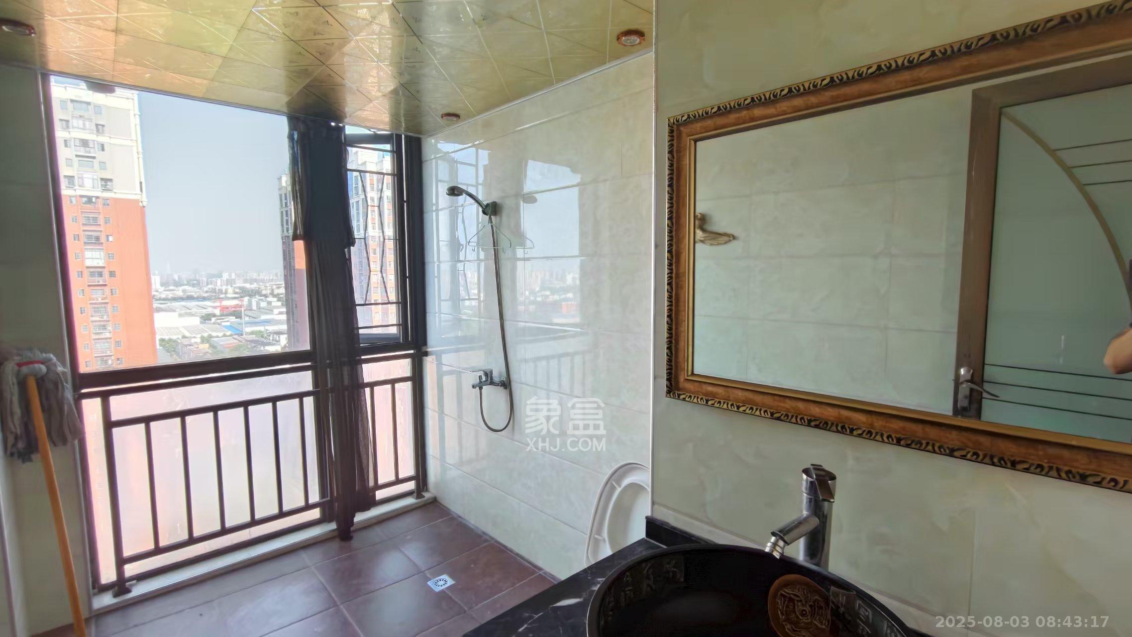 旭辉华庭 3室2厅2卫 1900.0元/月 旭辉华庭 3室2厅2卫 1900.0元/月室内图