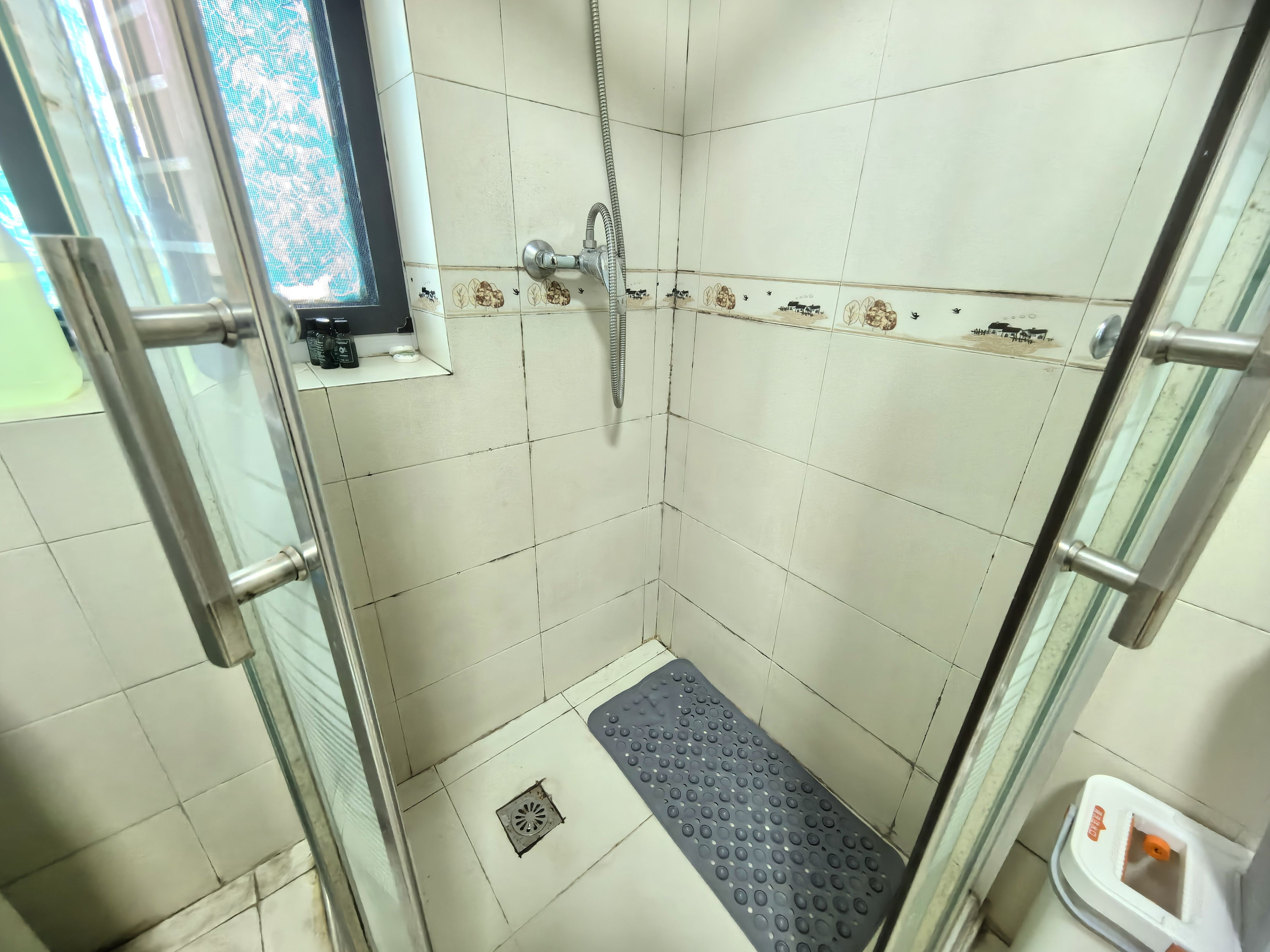 月亮湾一期  3室2厅2卫    1800.0元/月 月亮湾一期  3室2厅2卫    1800.0元/月室内图