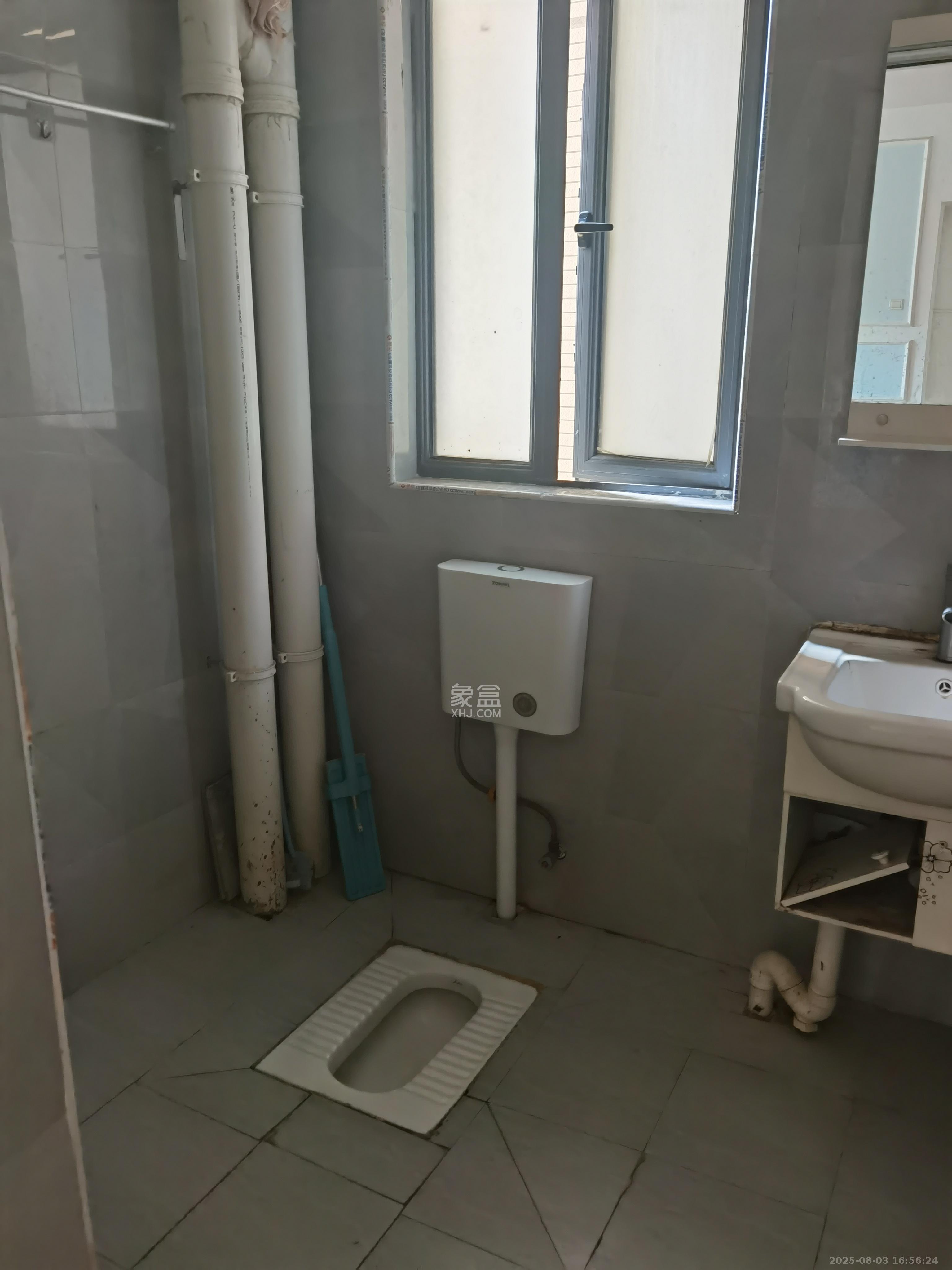 八方小区C区  3室2厅2卫    3500.0元/月 八方小区C区  3室2厅2卫    3500.0元/月室内图