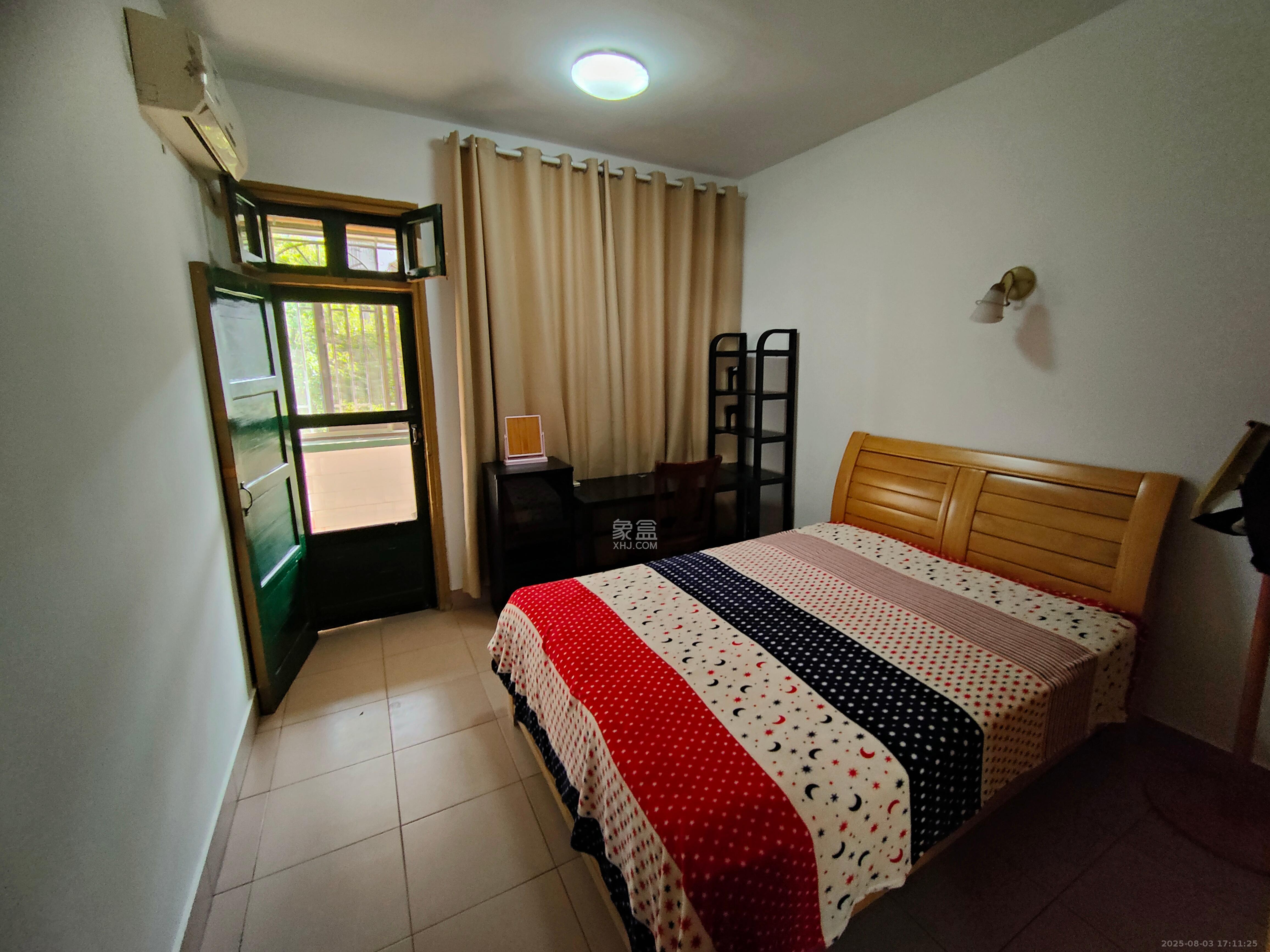 省工商局院内宿舍(江边工商局) 2室2厅1卫 2400.0元/月 省工商局院内宿舍(江边工商局) 2室2厅1卫 2400.0元/月室内图