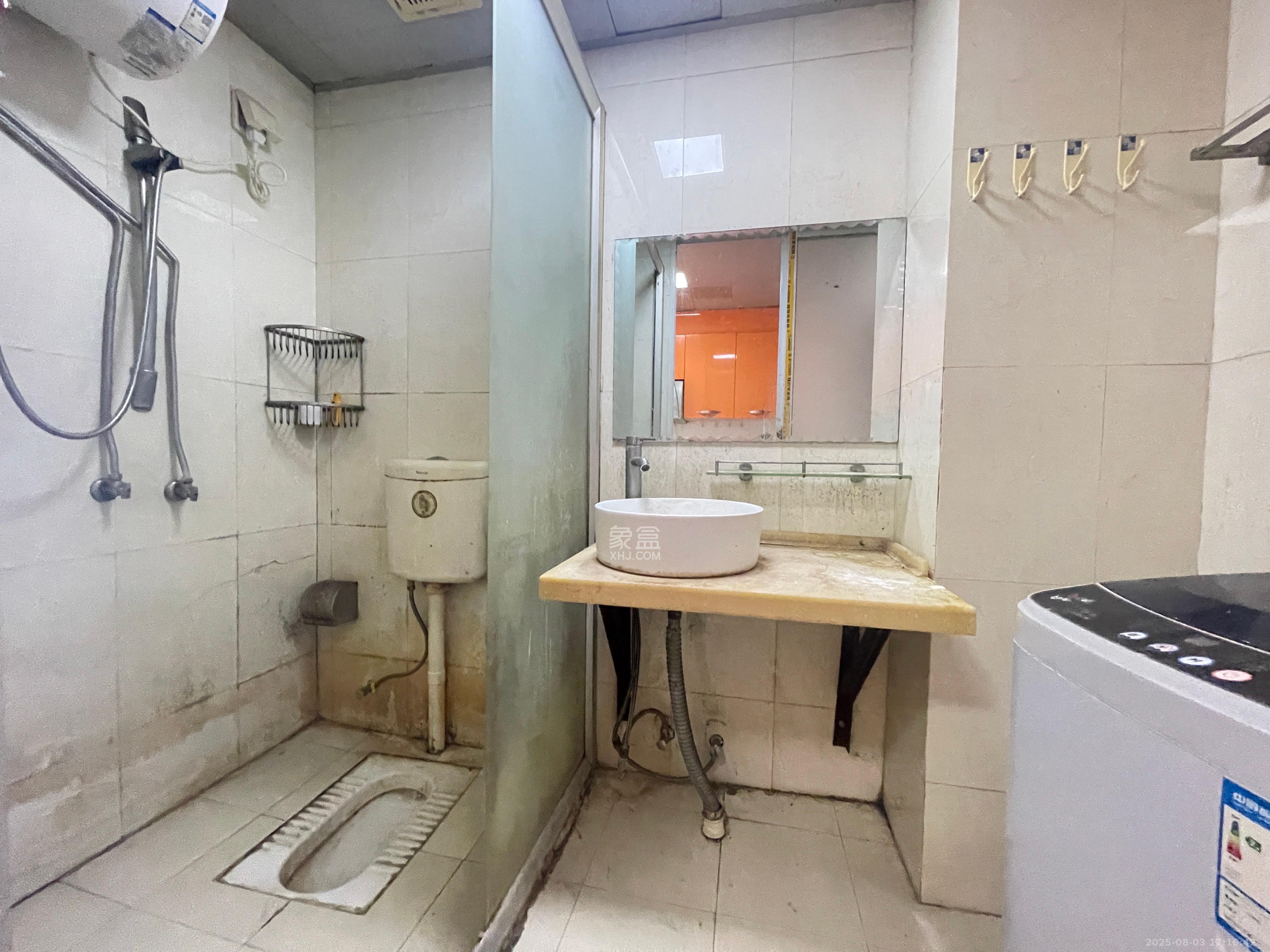 他城（天鸿时代公寓）  2室1厅1卫    1300.0元/月室内图