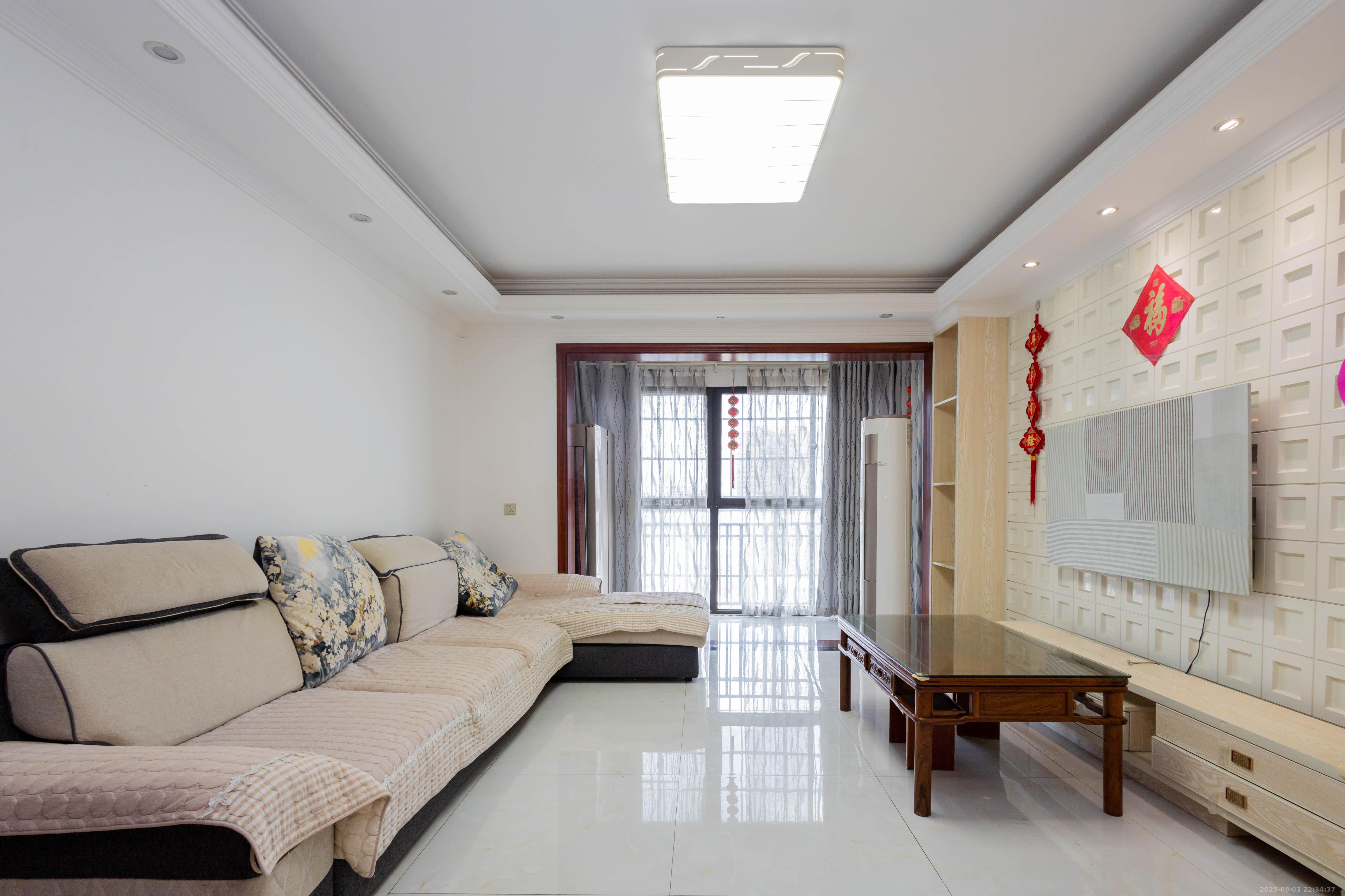 三景华御  3室2厅1卫    68.0万客厅