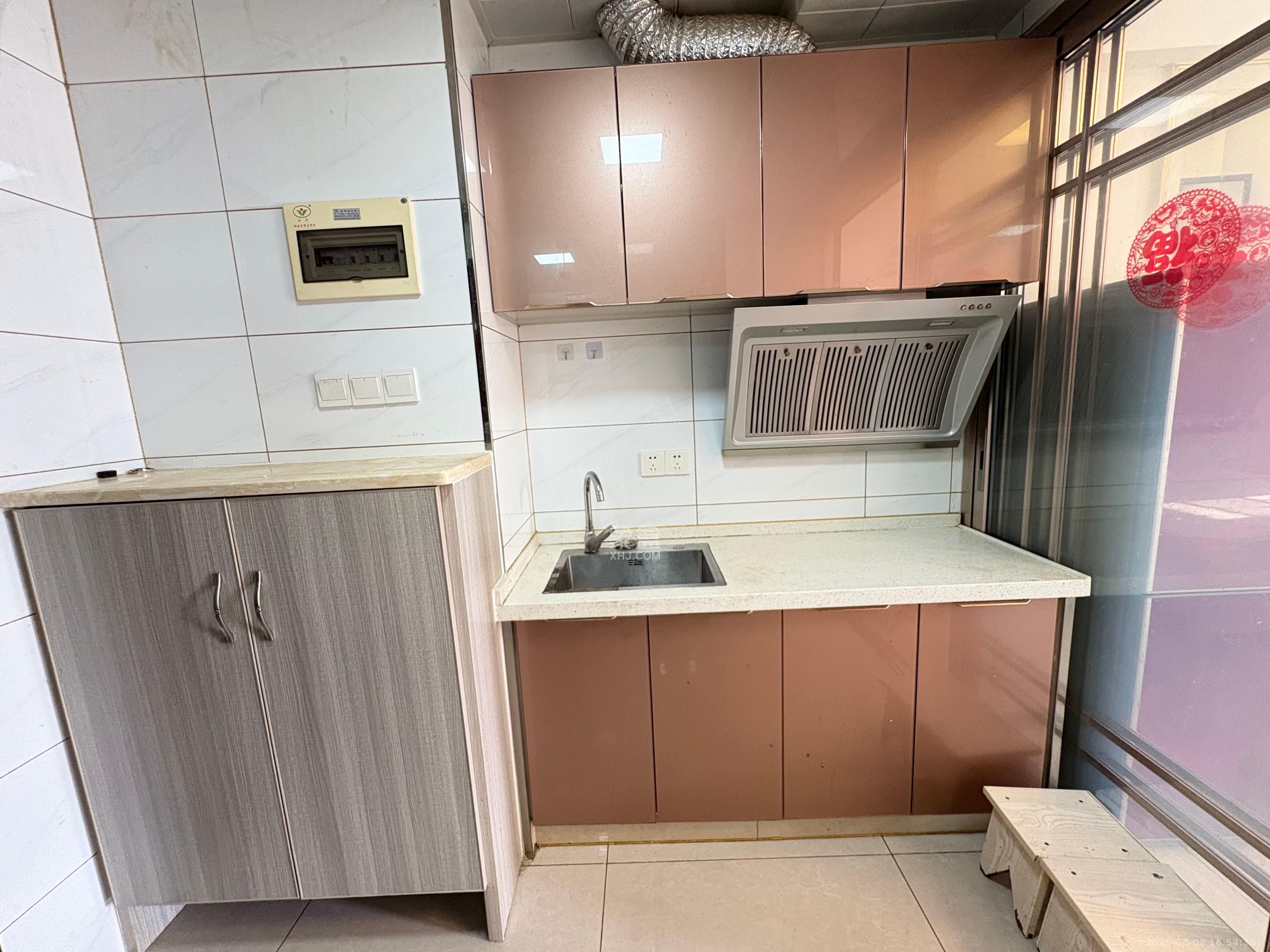 MOMA当代广场  1室1厅1卫    1100.0元/月 MOMA当代广场  1室1厅1卫    1100.0元/月室内图