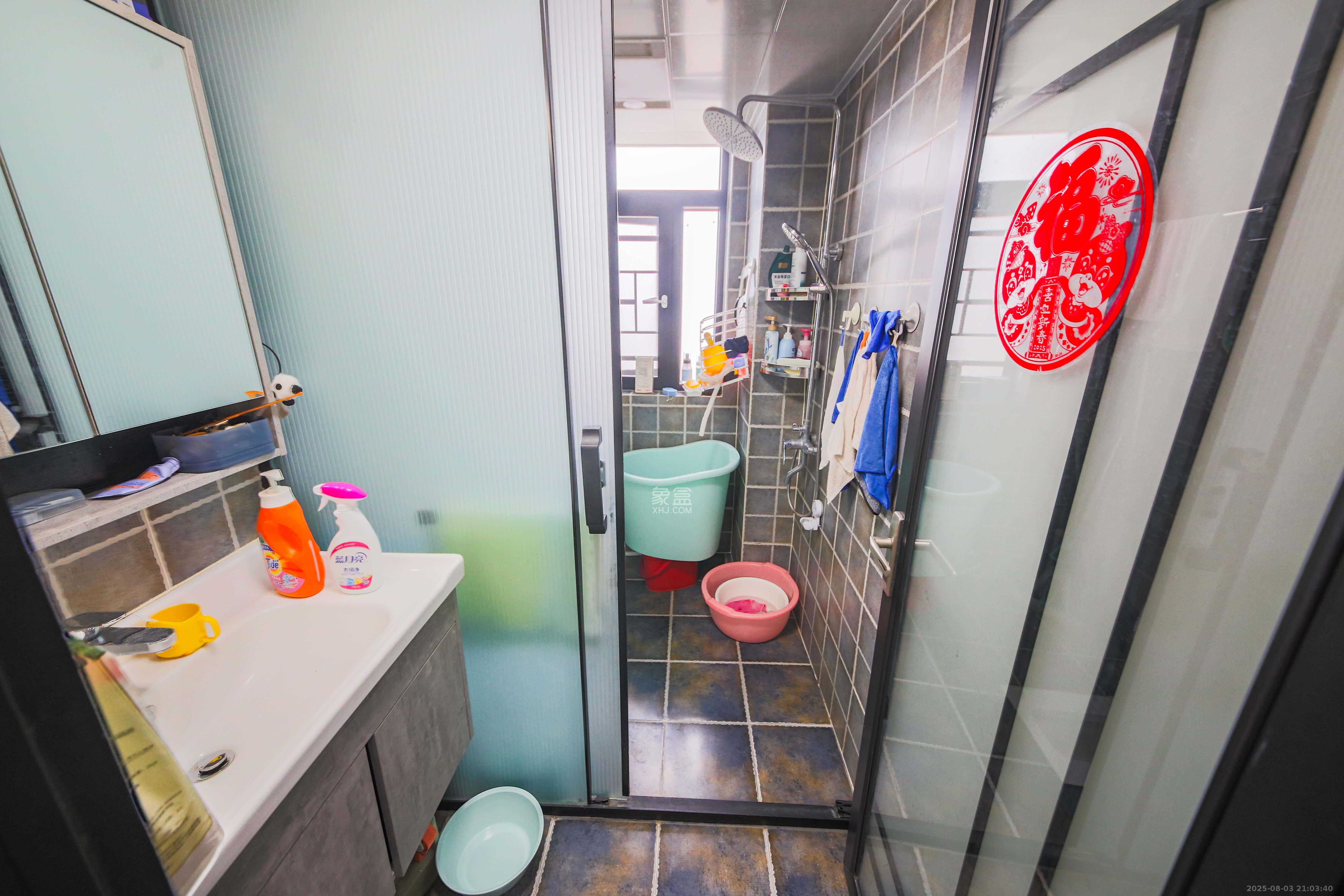 高升时代广场（冠铭商务中心）  4室2厅2卫    120.0万卫生间