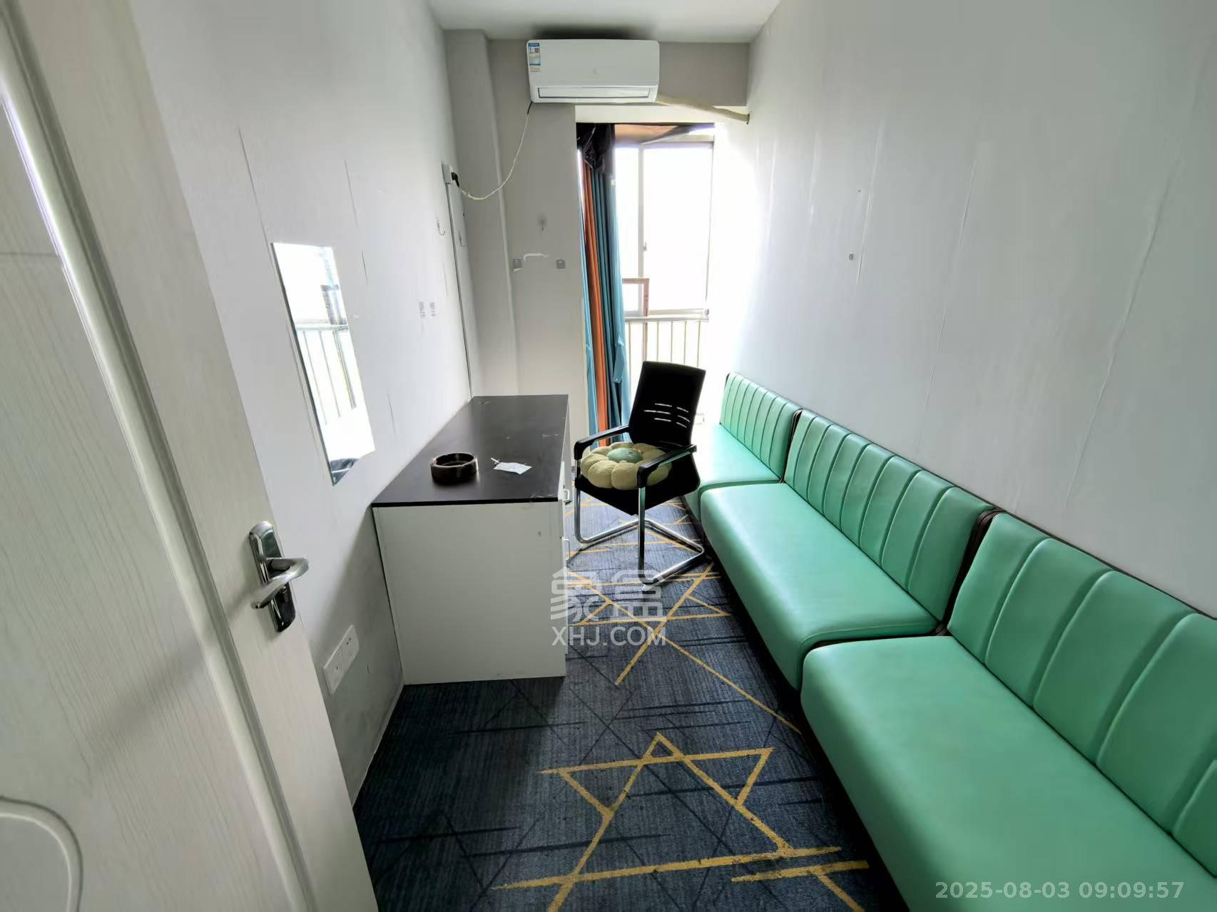 东城一品(国杰大厦) 5室2厅3卫 3500.0元/月 东城一品(国杰大厦) 5室2厅3卫 3500.0元/月室内图