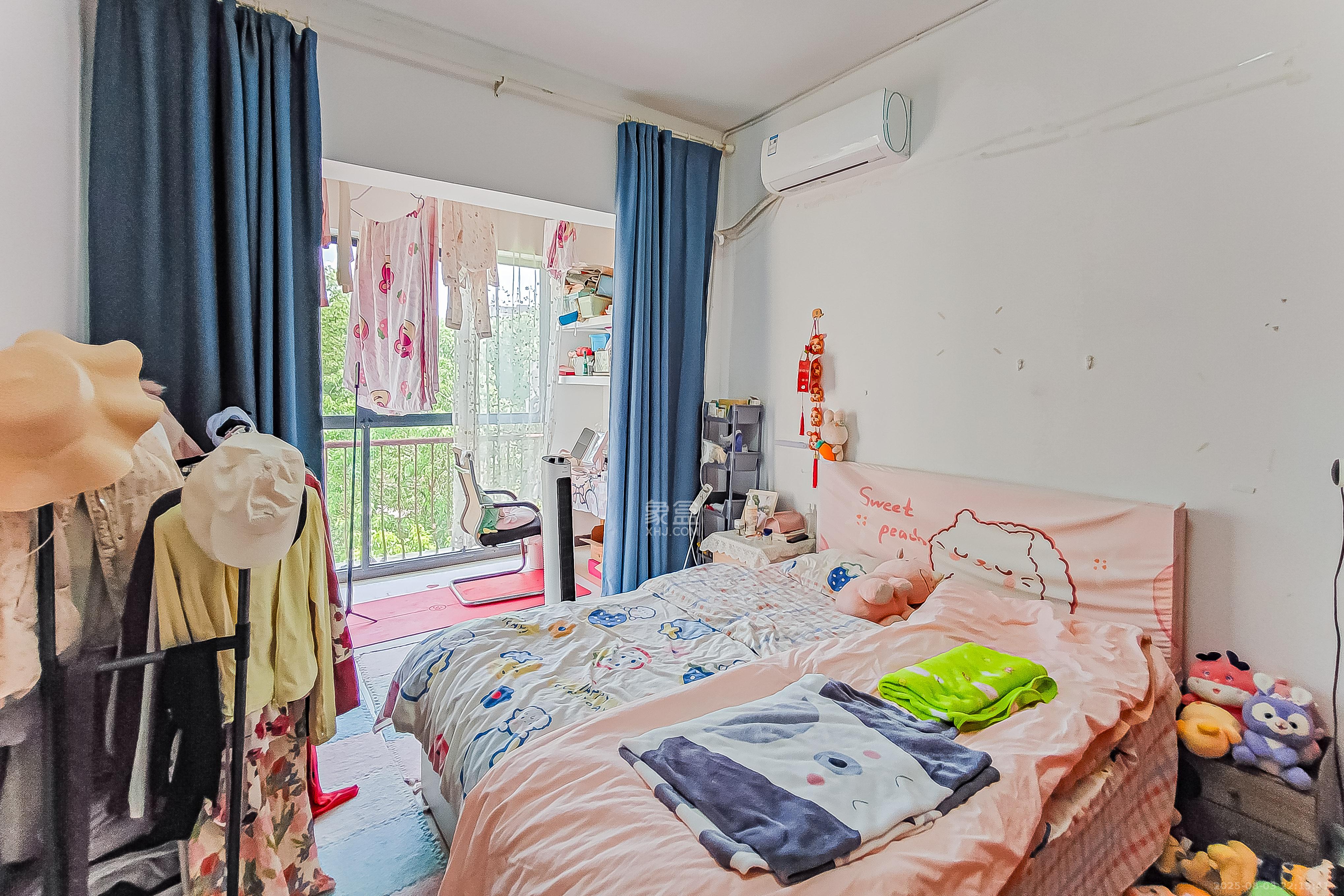 向东南社区  1室1厅1卫    24.0万卧室