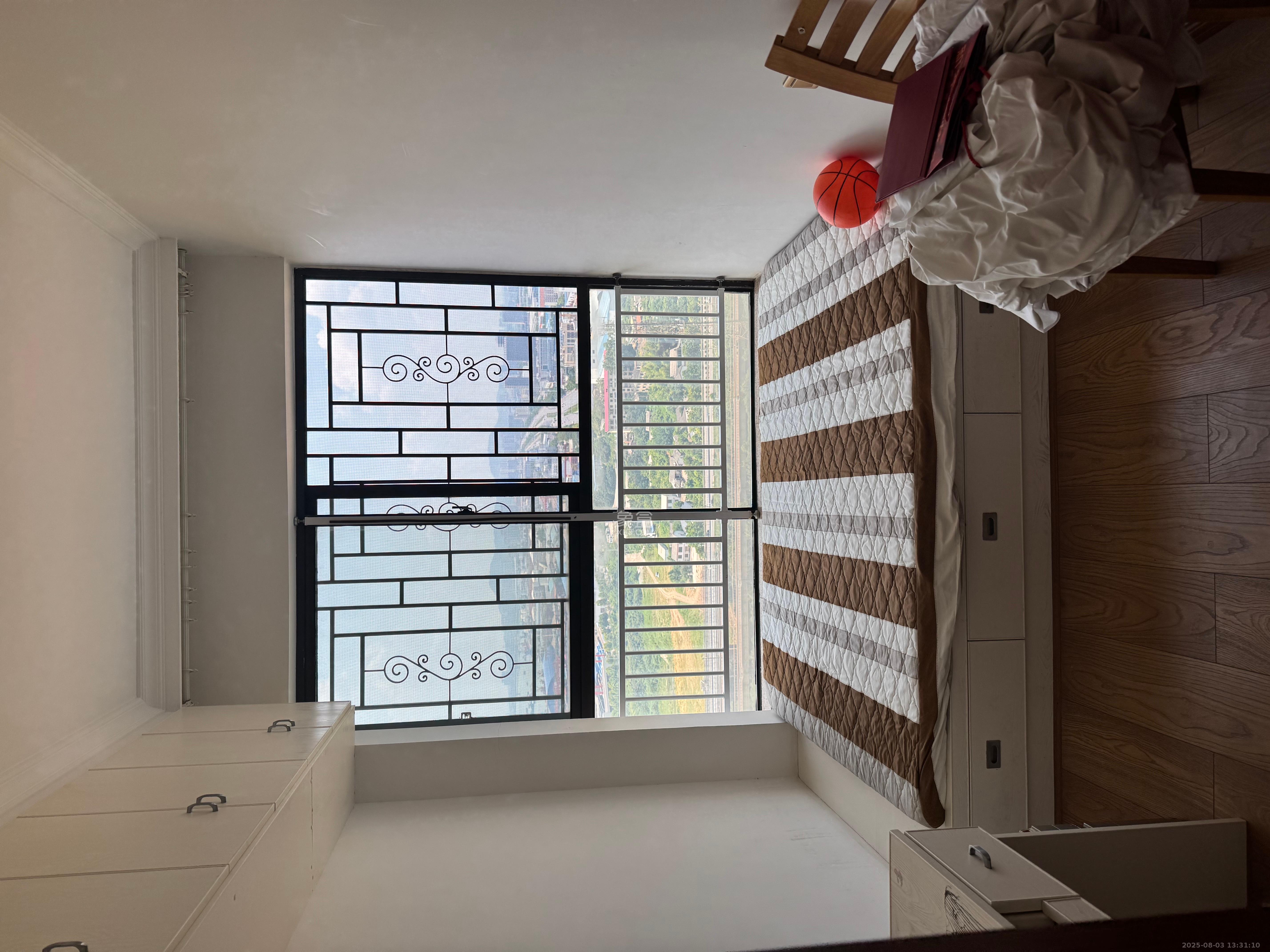 绿地海外滩一期 4室2厅2卫 2500.0元/月 绿地海外滩一期 4室2厅2卫 2500.0元/月室内图