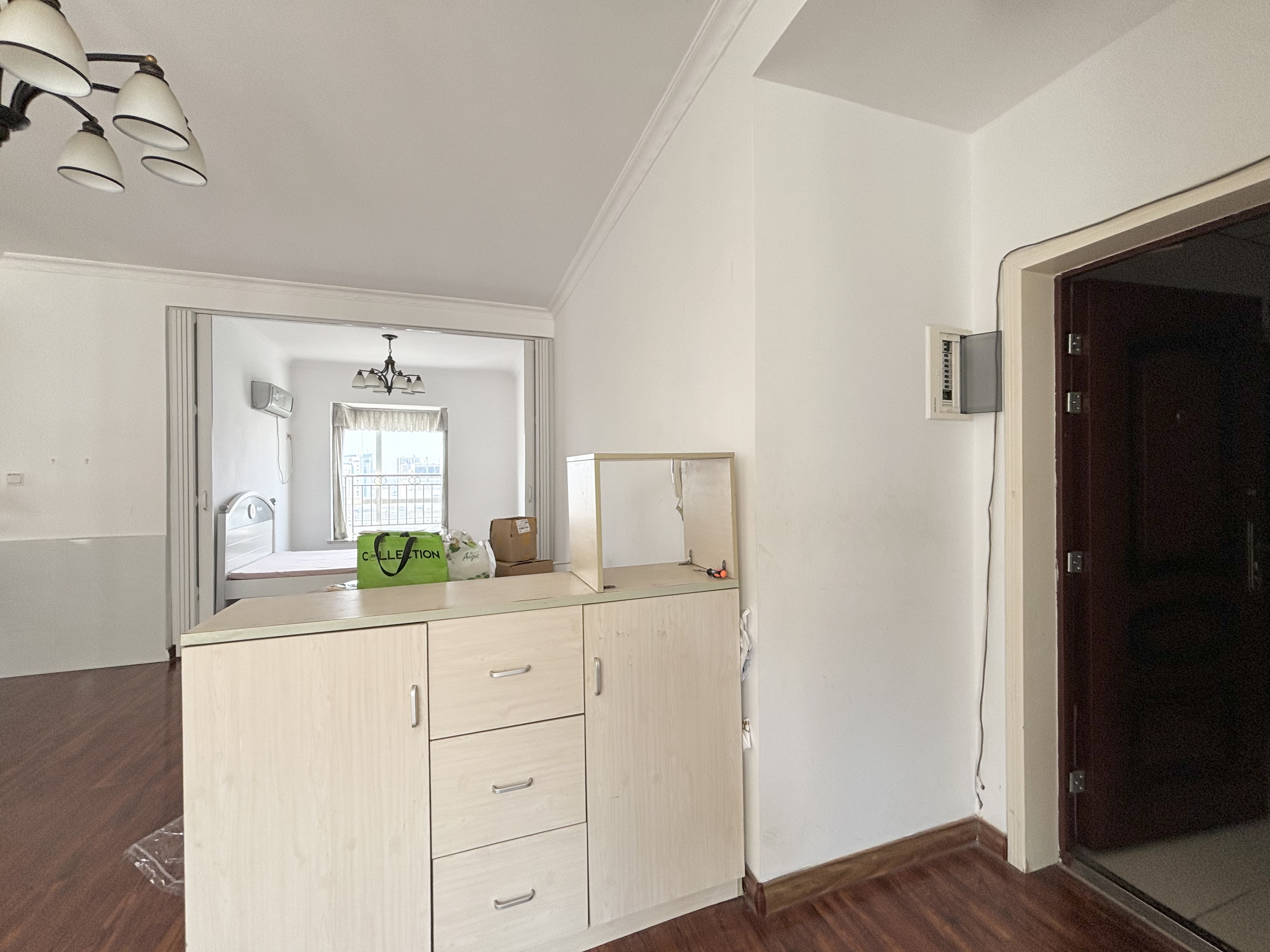 鸿泰国际  2室1厅1卫    1680.0元/月室内图