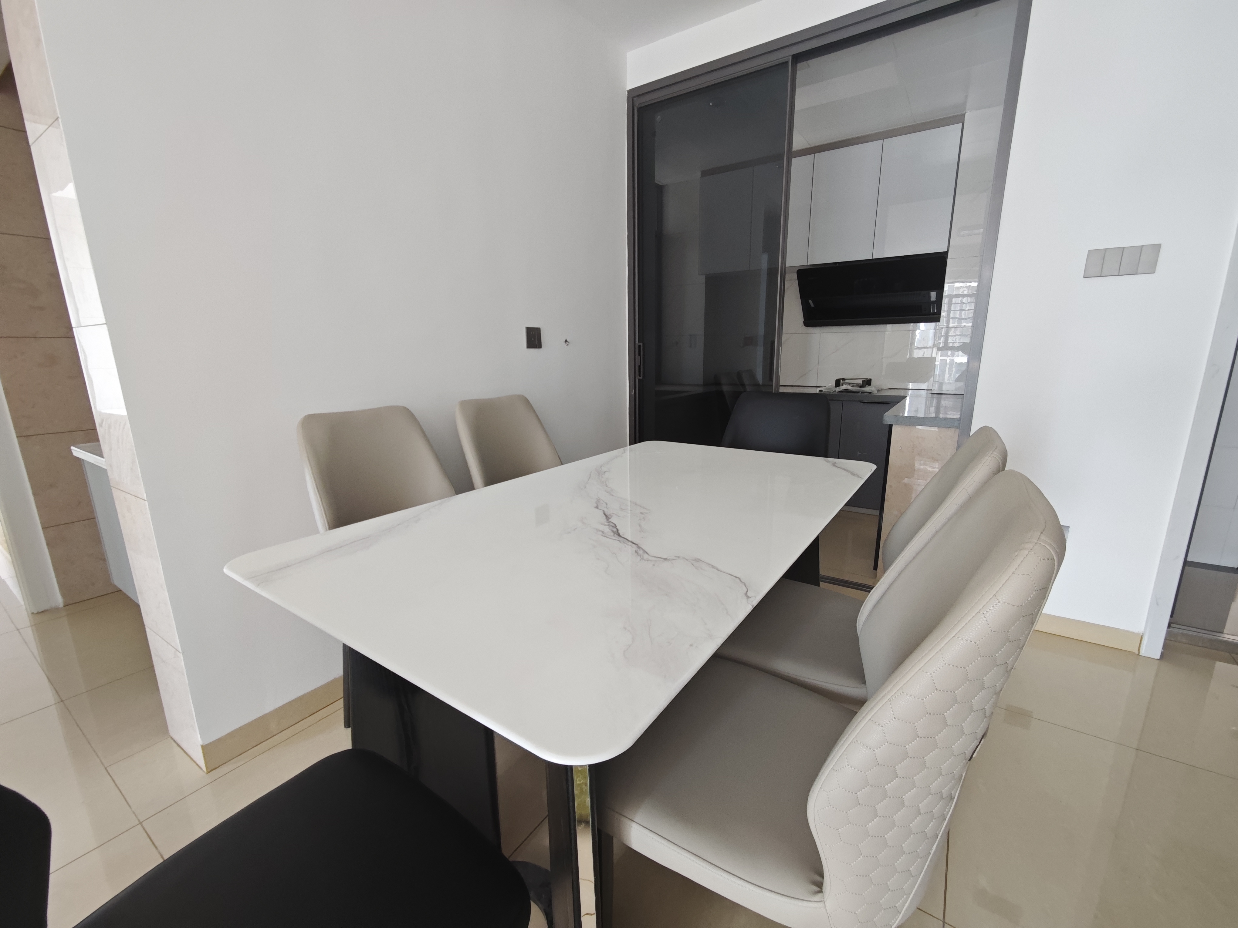 互助小区电梯房 2室2厅1卫 1700.0元/月 互助小区电梯房 2室2厅1卫 1700.0元/月室内图