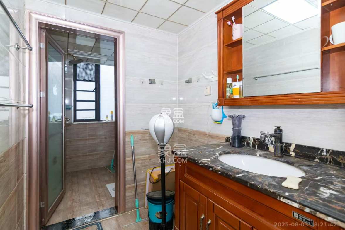 润和紫郡一期 5室2厅2卫 3000.0元/月 润和紫郡一期 5室2厅2卫 3000.0元/月室内图