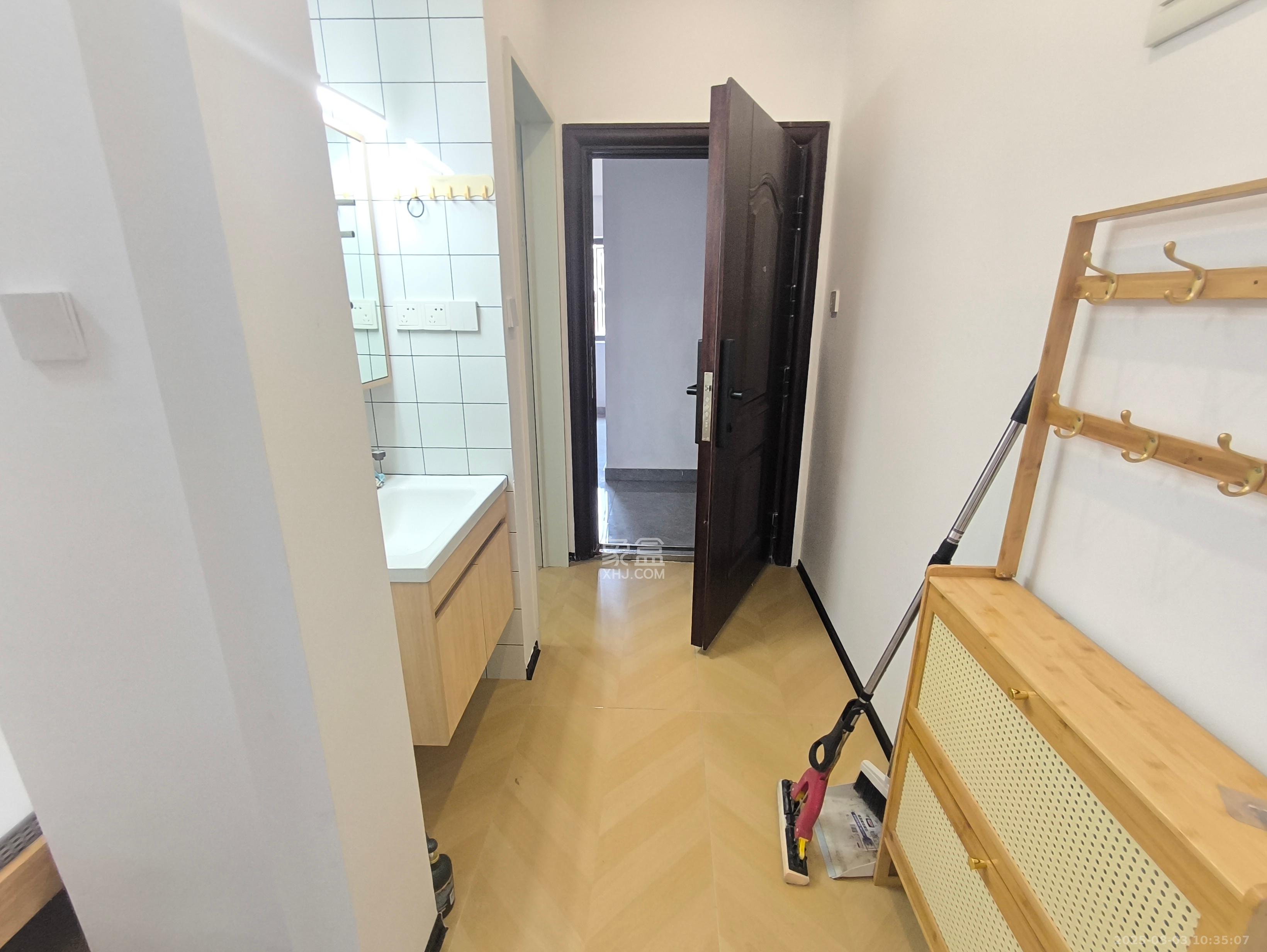 西湖路散盘  1室1厅1卫    3200.0元/月室内图