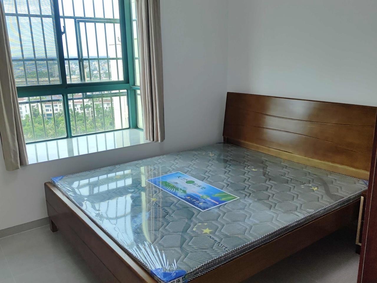 景观花园  3室1厅1卫   2500.00元/月室内图