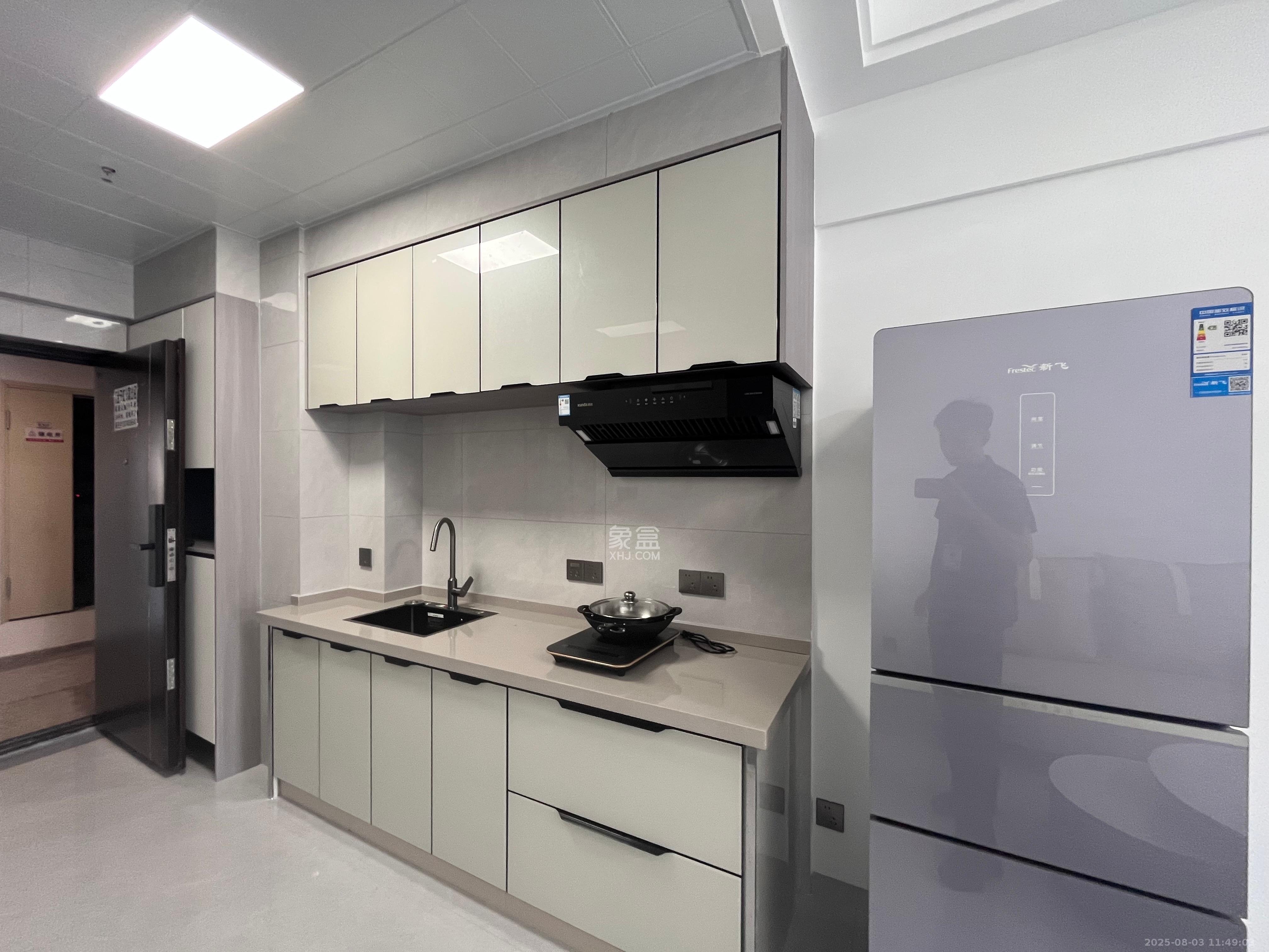 鄱阳汇金中心  1室0厅0卫    1700.0元/月 鄱阳汇金中心  1室0厅0卫    1700.0元/月室内图